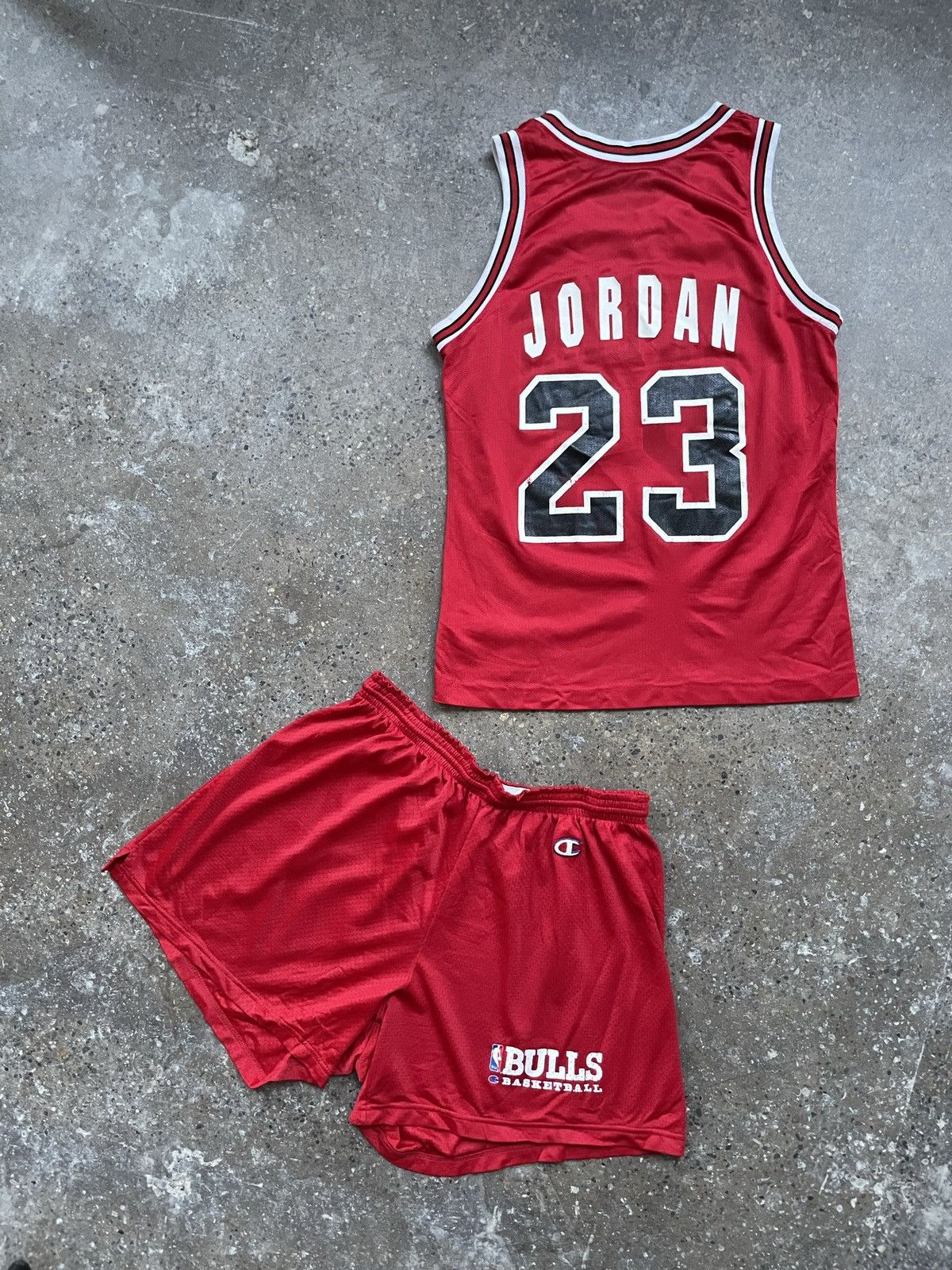 Jordan Brand × NBA × Vintage Vintage 90s Chicago Bulls Champion Jersey Shorts Size US 40 / EU 56 - 5 Thumbnail