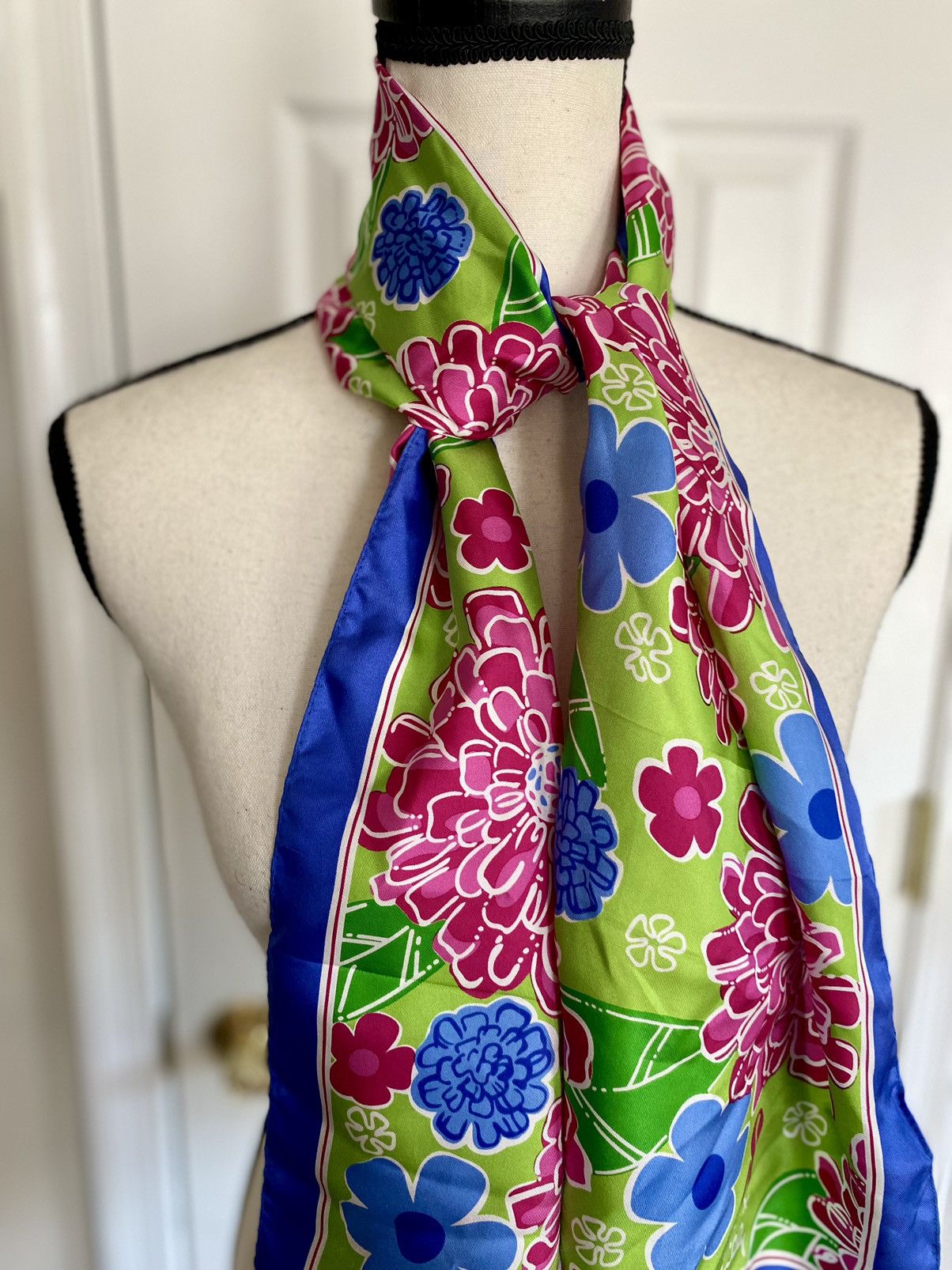 Lilly Pulitzer LILLY PULITZER FORD FLORAL SILK SCARF Size ONE SIZE - 6 Thumbnail