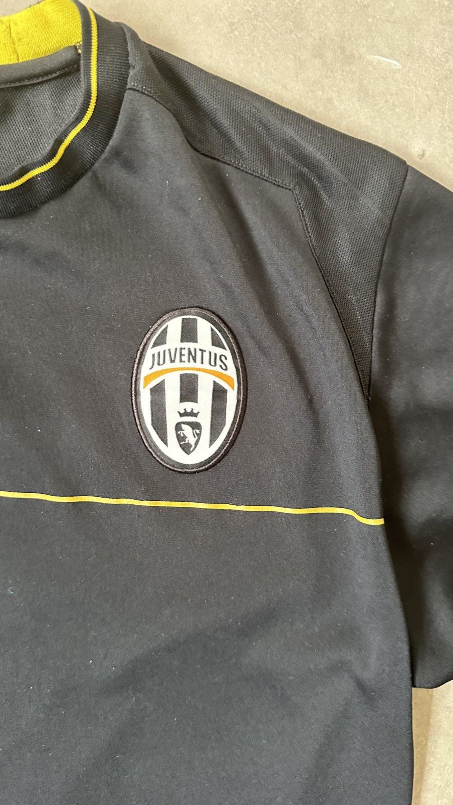 Nike VINTAGE 08/09 JUVENTUS NIKE TRAINING JERSEY Size US M / EU 48-50 / 2 - 3 Thumbnail