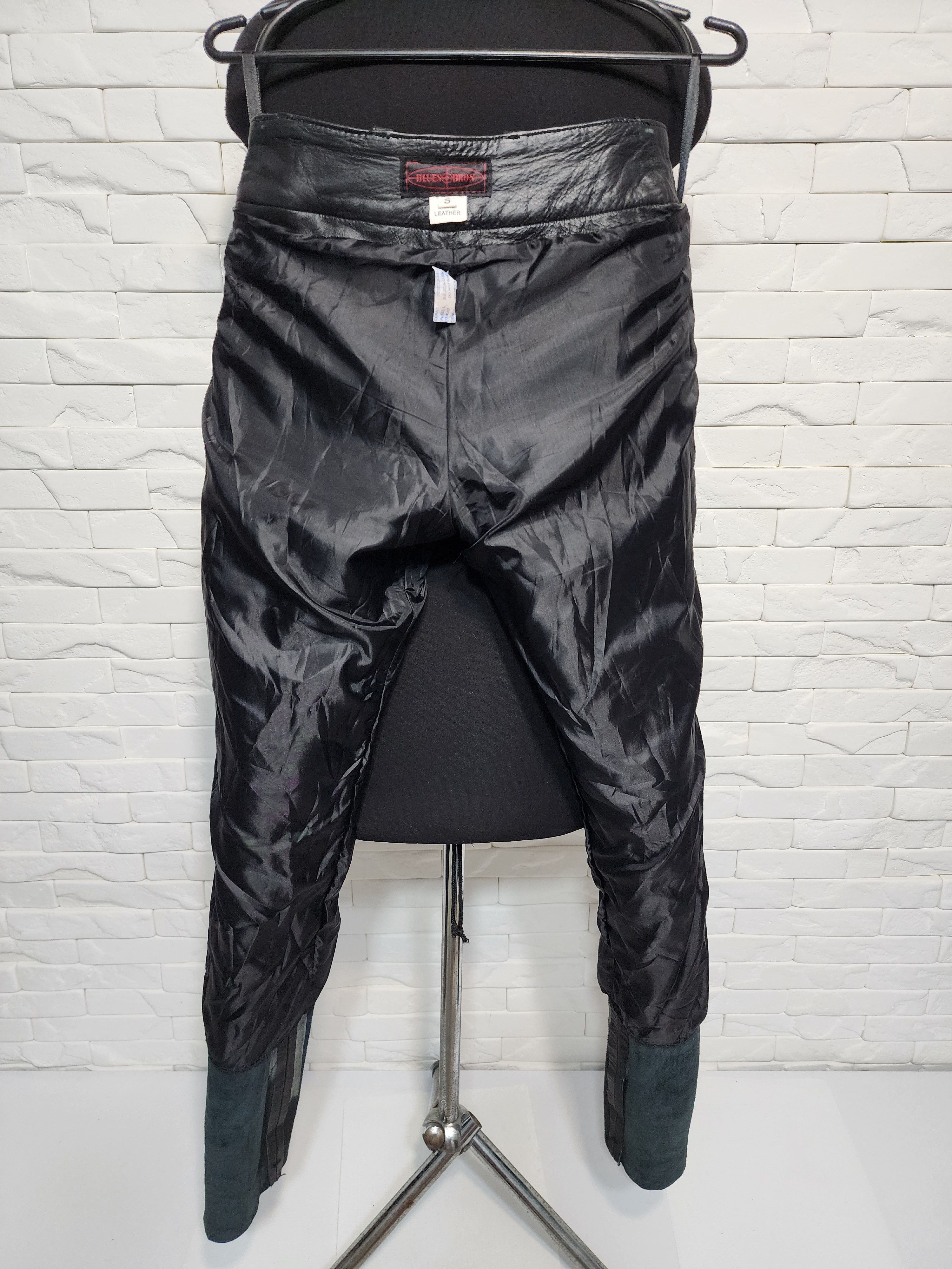 Genuine Leather Women's black leather pants. Size 30" / US 8 / IT 44 - 8 Thumbnail