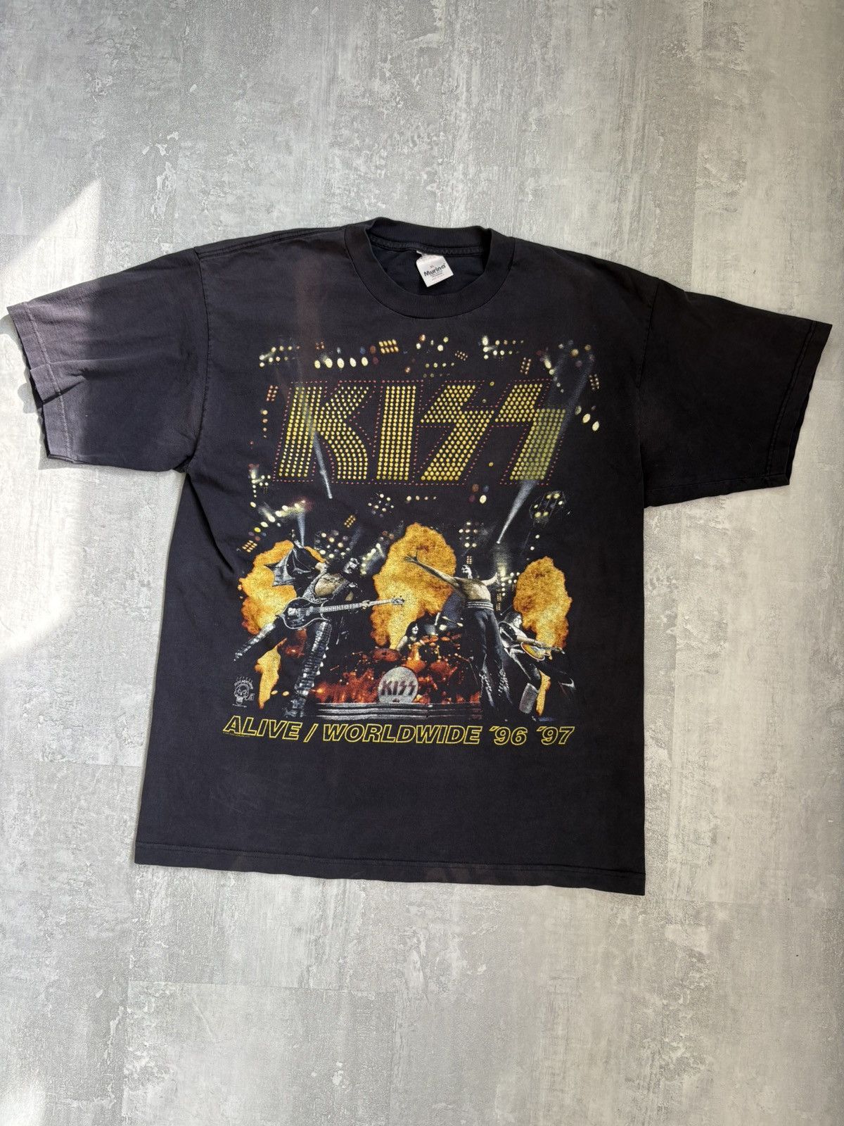 KISS Vintage 1996-97 KISS Alive Worldwide Tour T-Shirt Size US XL / EU 56 / 4 - 1 Thumbnail