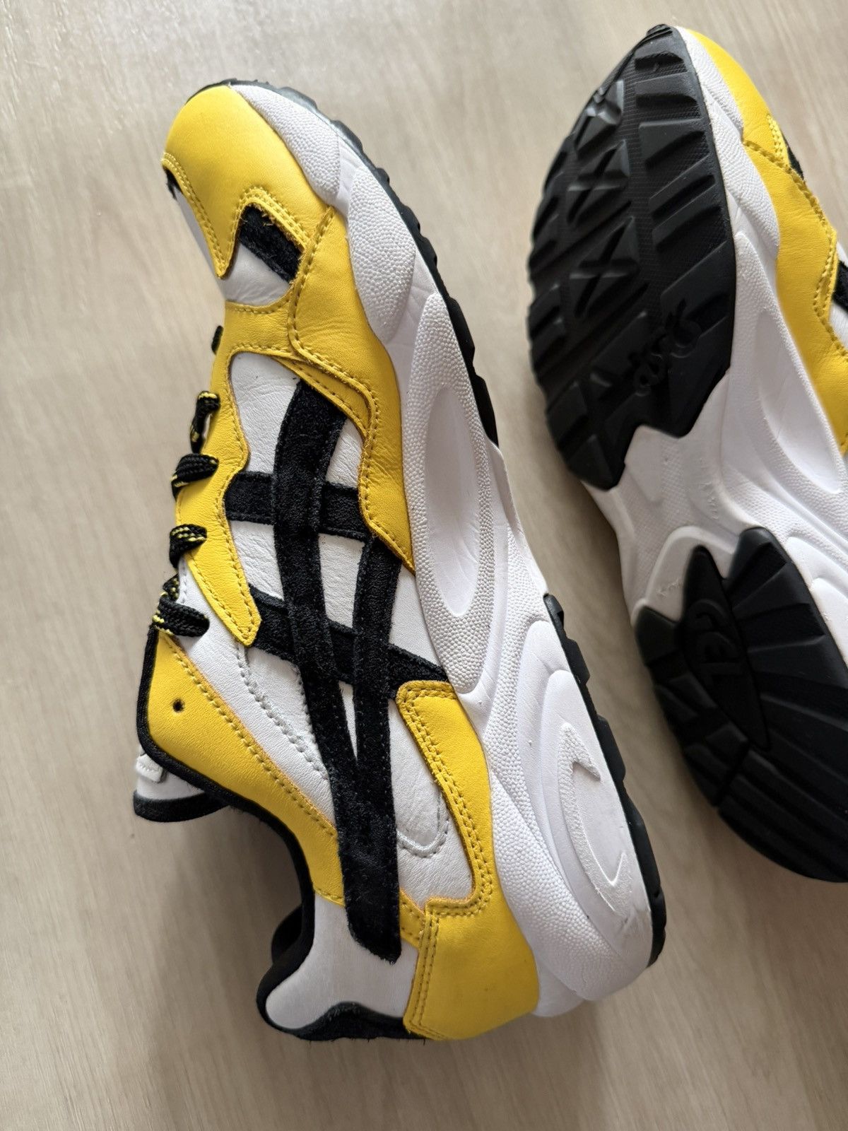 Asics ASICS Gel Diablo White Tai-Chi Yellow Men’s Sz 8 Size US 8 / EU 41 - 4 Thumbnail