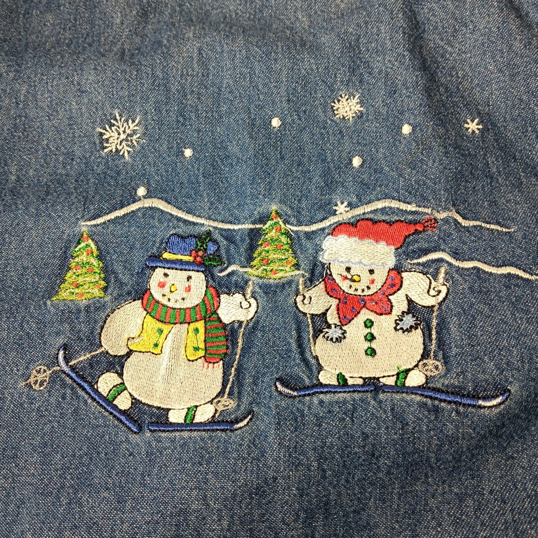 Vintage VINTAGE Nutcracker Plus Size Shirt Women 24W Button Up Long Sleeve Chambray Blue Velvet Collar Embroidered Snowman Christmas Size 4XL / US 24-26 - 5 Thumbnail