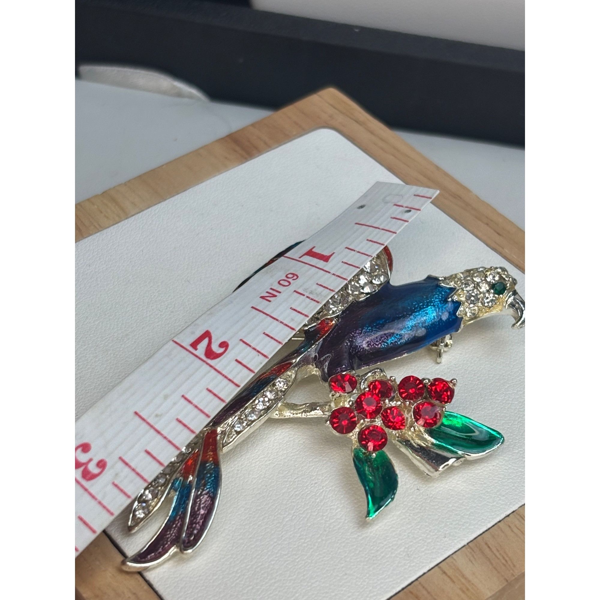 Other Vintage Rhinestone Eagle hawk Brooch With Red & Green Accent Size ONE SIZE - 5 Thumbnail