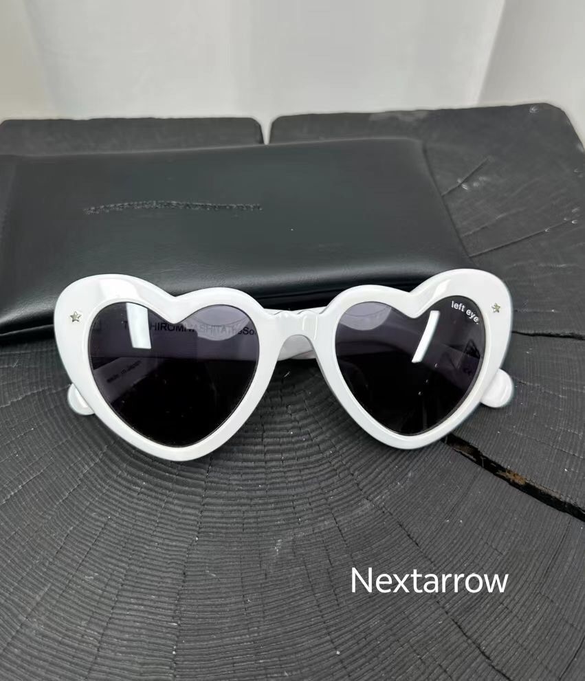 Takahiromiyashita The Soloist. TAKAHIROMIYASHITA the Soloist Love sunglasses2412-Nextarrow Size ONE SIZE - 1 Thumbnail