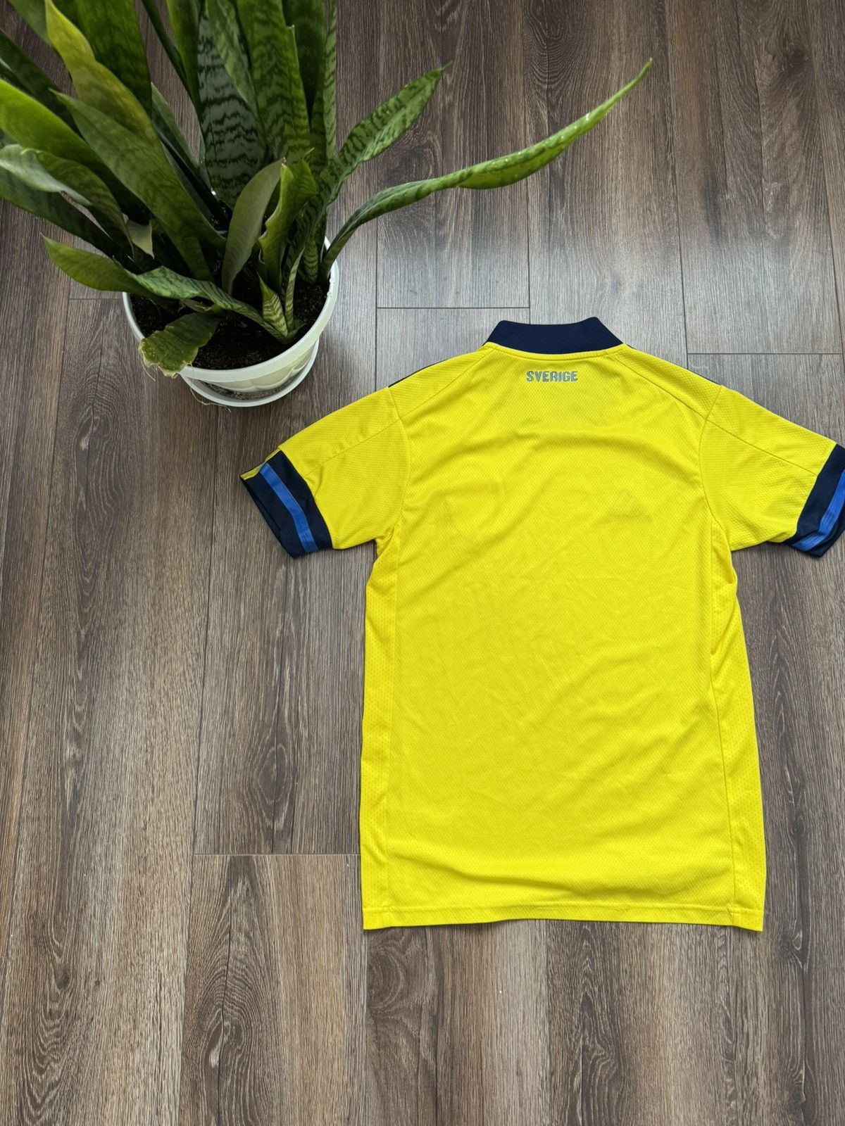Adidas SWEDEN NATIONAL TEAM 2020-21 HOME SHIRT ADIDAS JERSEY SOCCER SIZE XS Size US XS / EU 42 / 0 - 9 Thumbnail