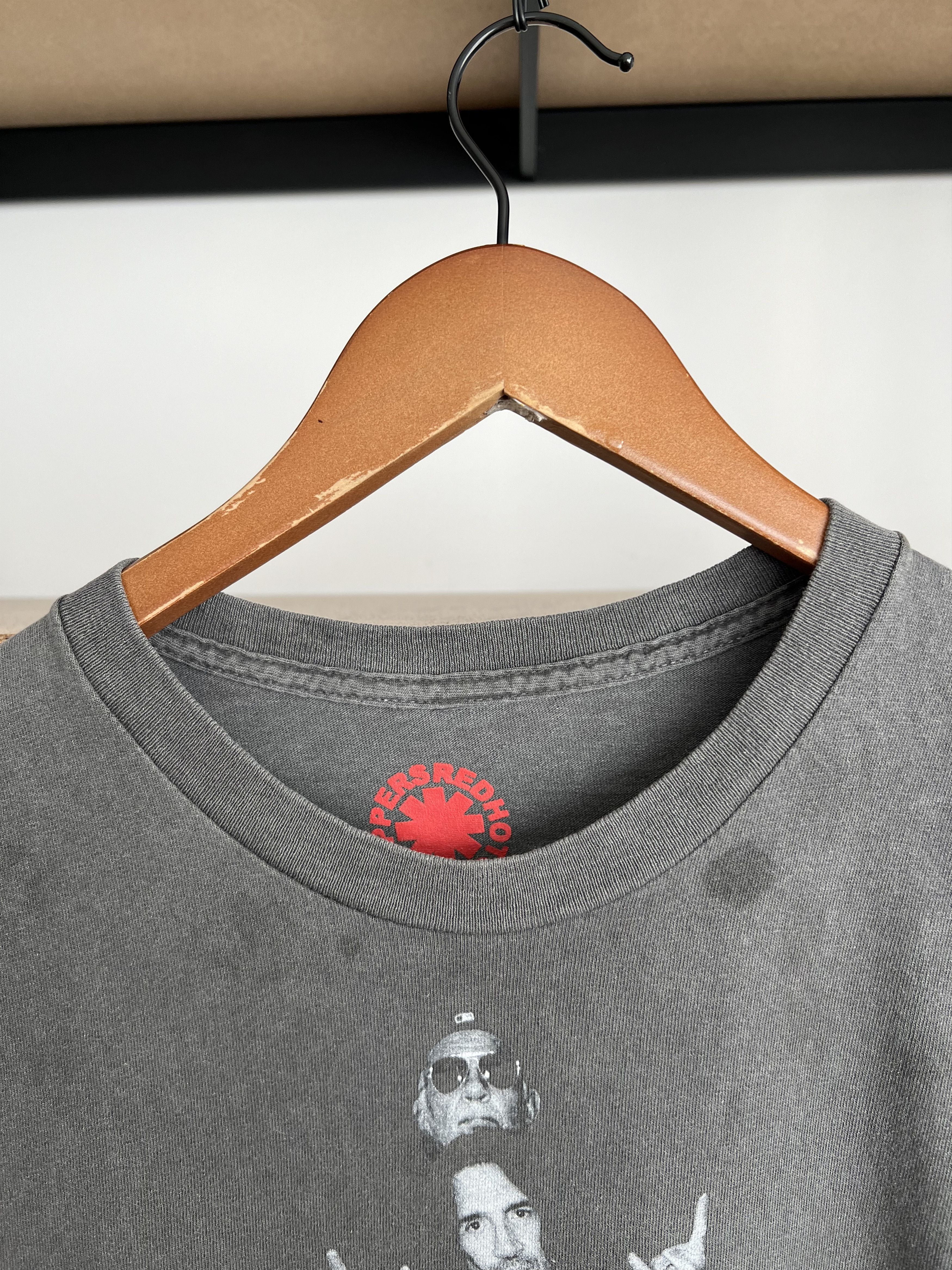 Band Tees Red Hot Chili Peppers Unlimited Love World Tour 2023 T-shirt Size US M / EU 48-50 / 2 - 15 Thumbnail