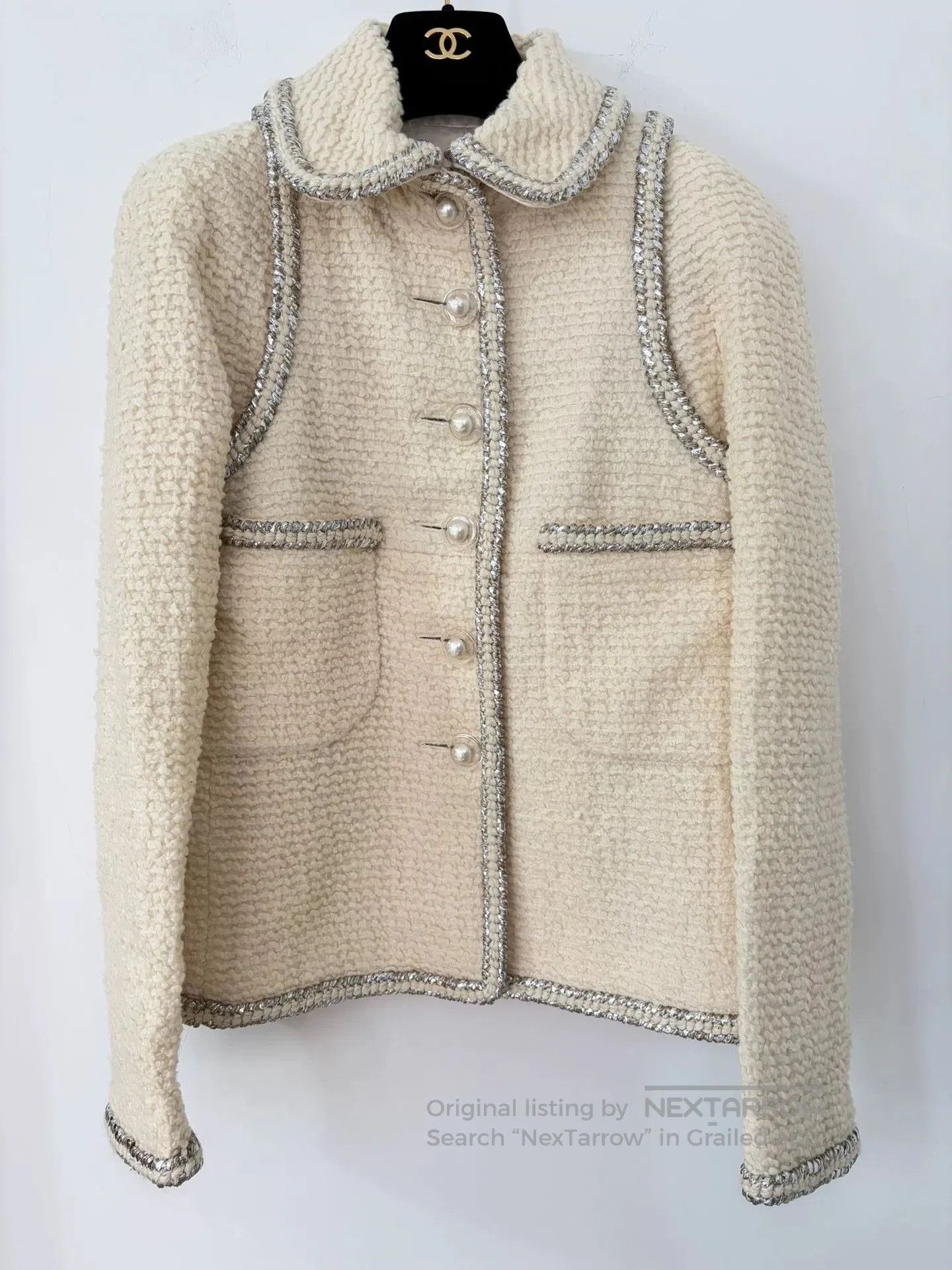 Chanel Chanel Beige Tweed Pearl Button Jacket. Size US S / EU 44-46 / 1 - 1 Thumbnail