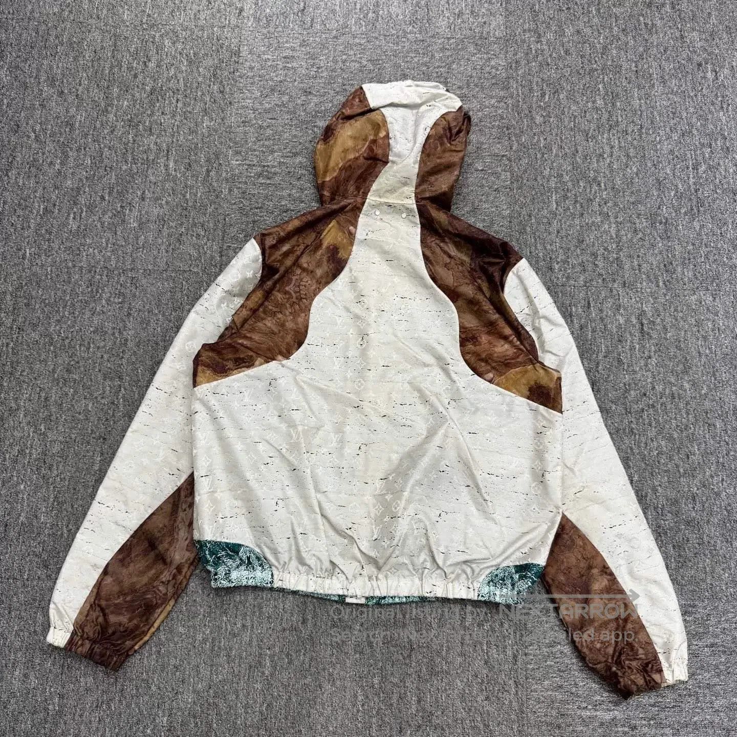 Louis Vuitton louis vuitton marble hooded jacket size 50. Size US M / EU 48-50 / 2 - 2 Thumbnail