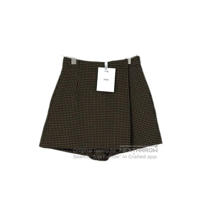 Dior Dior Coffee-coloured small square wool tweed shorts Size 24" / US 00 / IT 34 - 1 Thumbnail