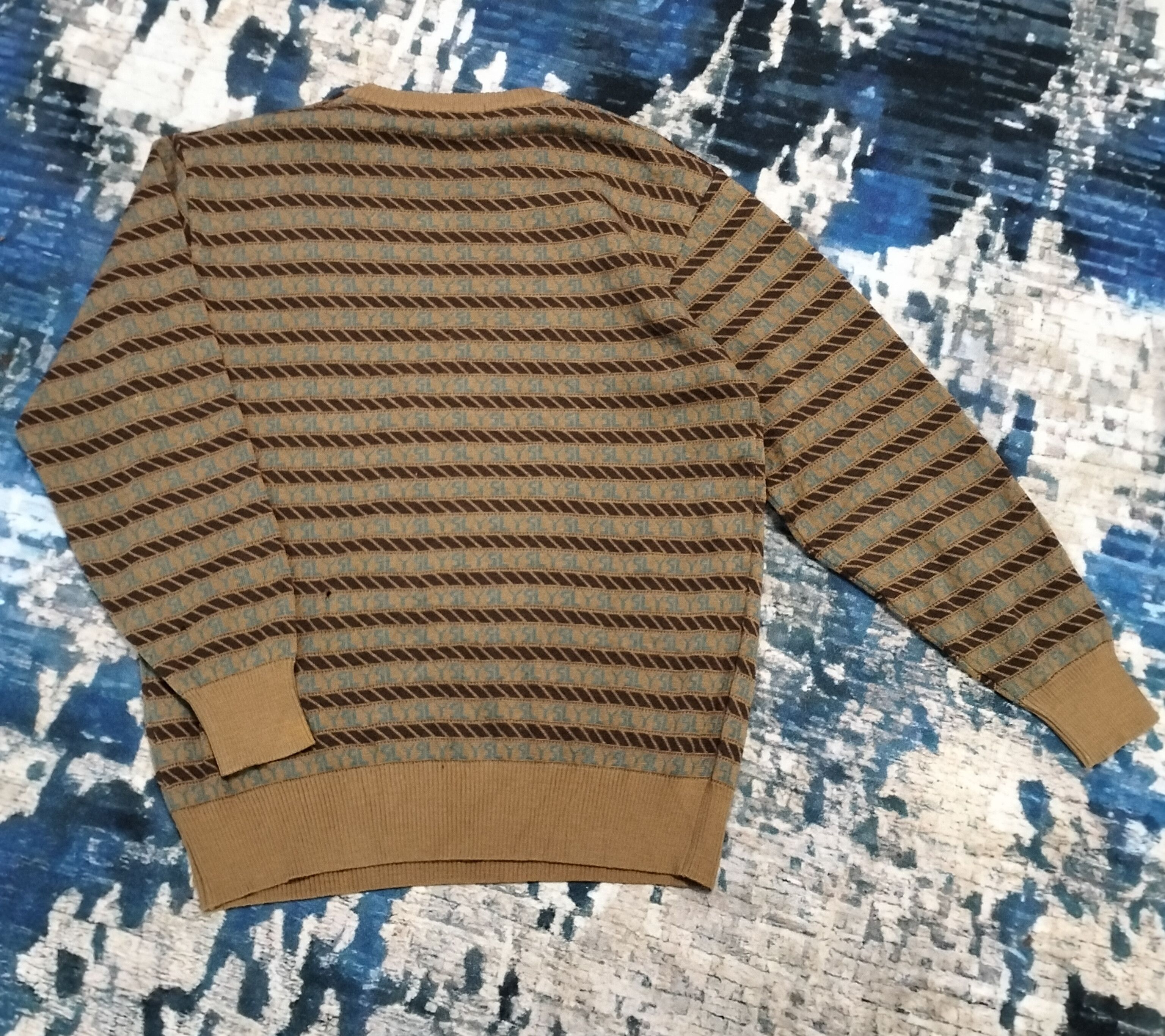 Vintage Vintage Yves Saint Laurent YSL Monogram sweater Size US M / EU 48-50 / 2 - 2 Thumbnail