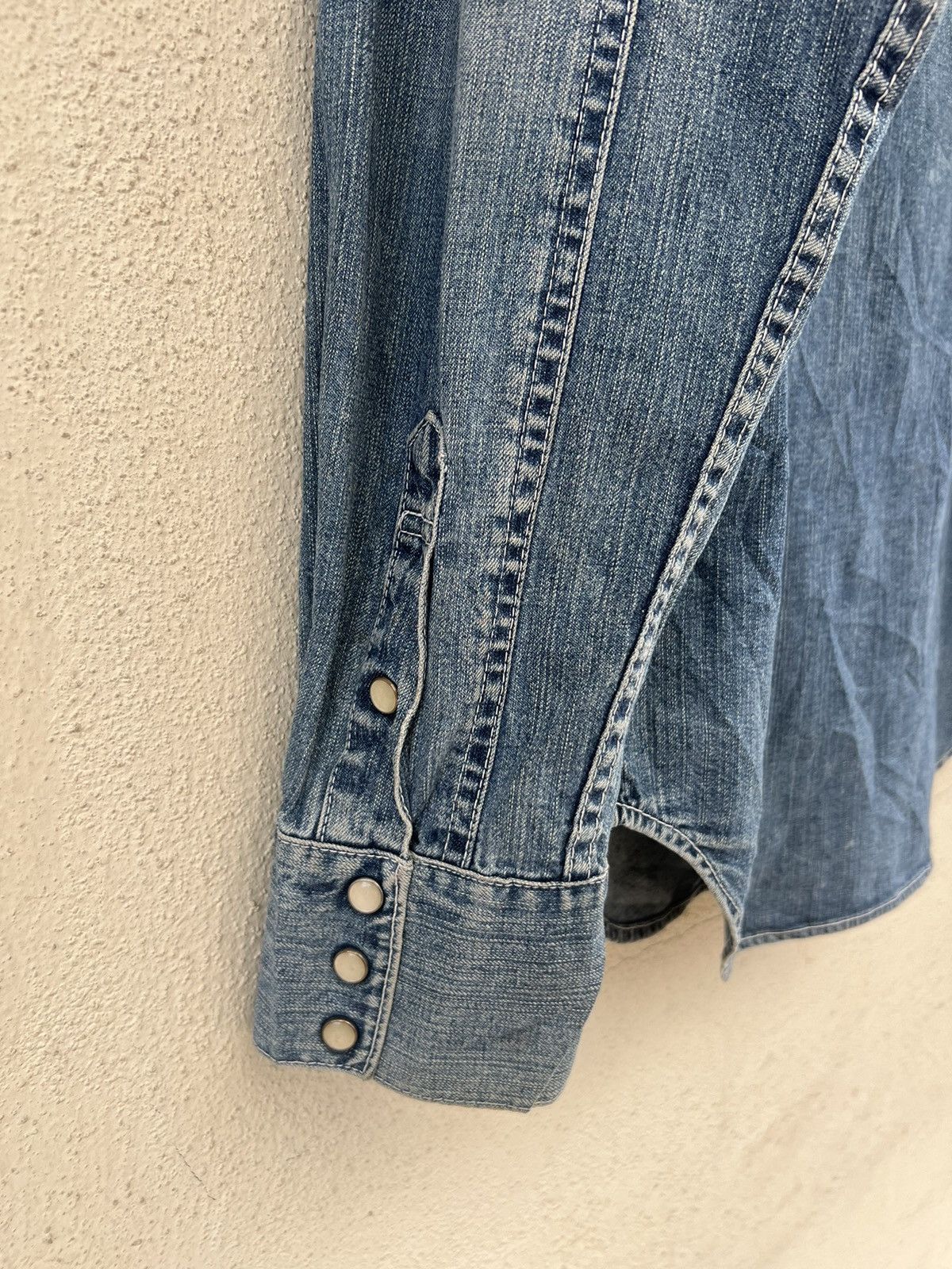 Levi's Vintage 2005 Levi’s Red Tab Faded Mud Denim Western Shirt Size US L / EU 52-54 / 3 - 17 Thumbnail