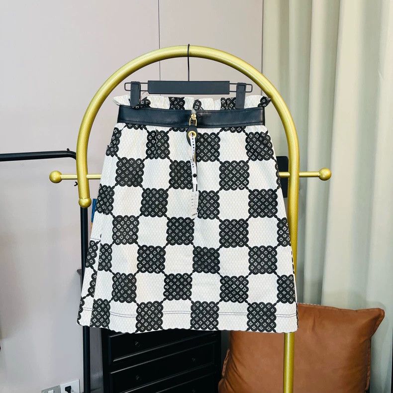 Louis Vuitton Louis Vuitton Black and white checkerboard full print half Size 33" - 2 Thumbnail