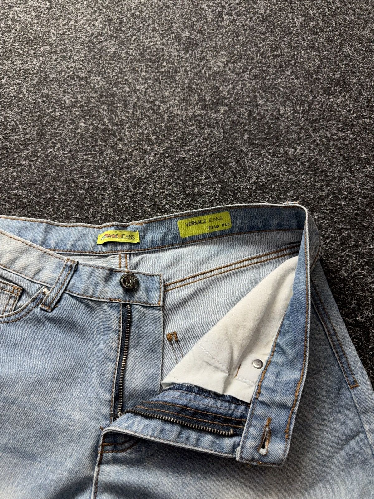 Versace Jeans Couture Luxury 00s Versace Jeans Slim Fit Light Wash Denim Jeans Size US 31 - 8 Thumbnail