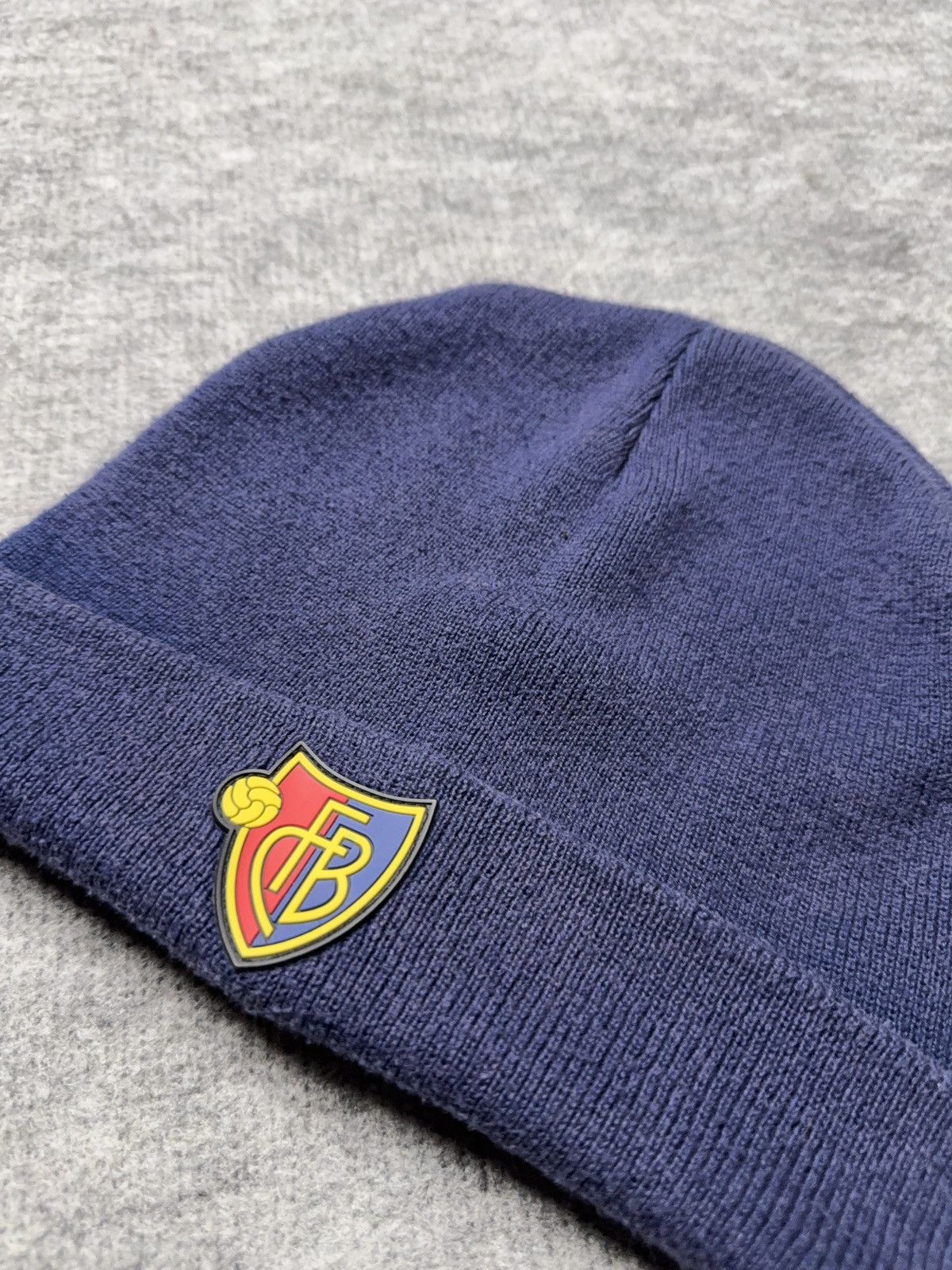 Vintage 00s Retro FC Basel Logo Beanie Faded Navy Knit Football Hat Size ONE SIZE - 2 Thumbnail