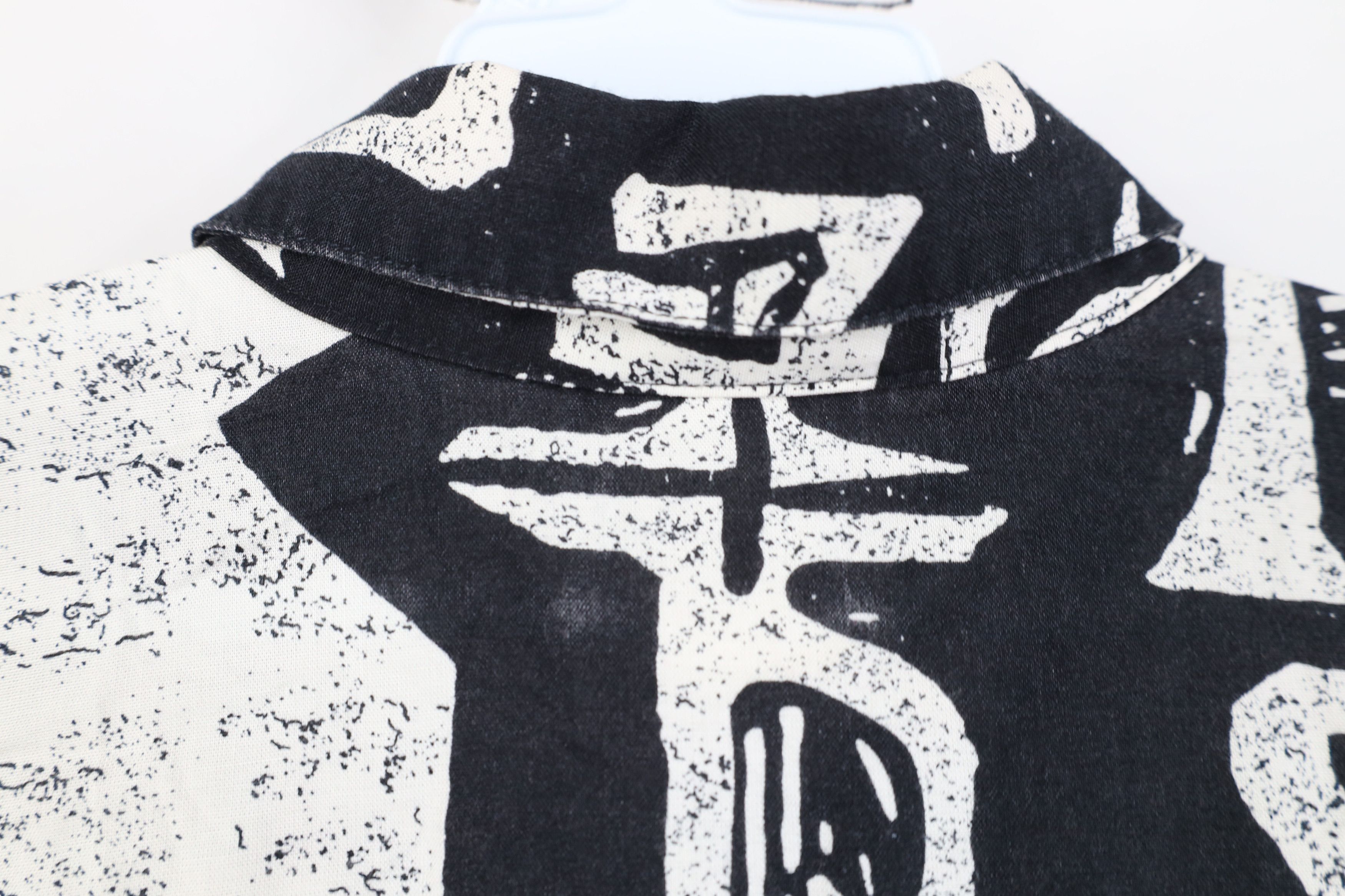 Vintage Vintage 90s Streetwear Gabardine Abstract Art Button Shirt Size L / US 10 / IT 46 - 10 Thumbnail