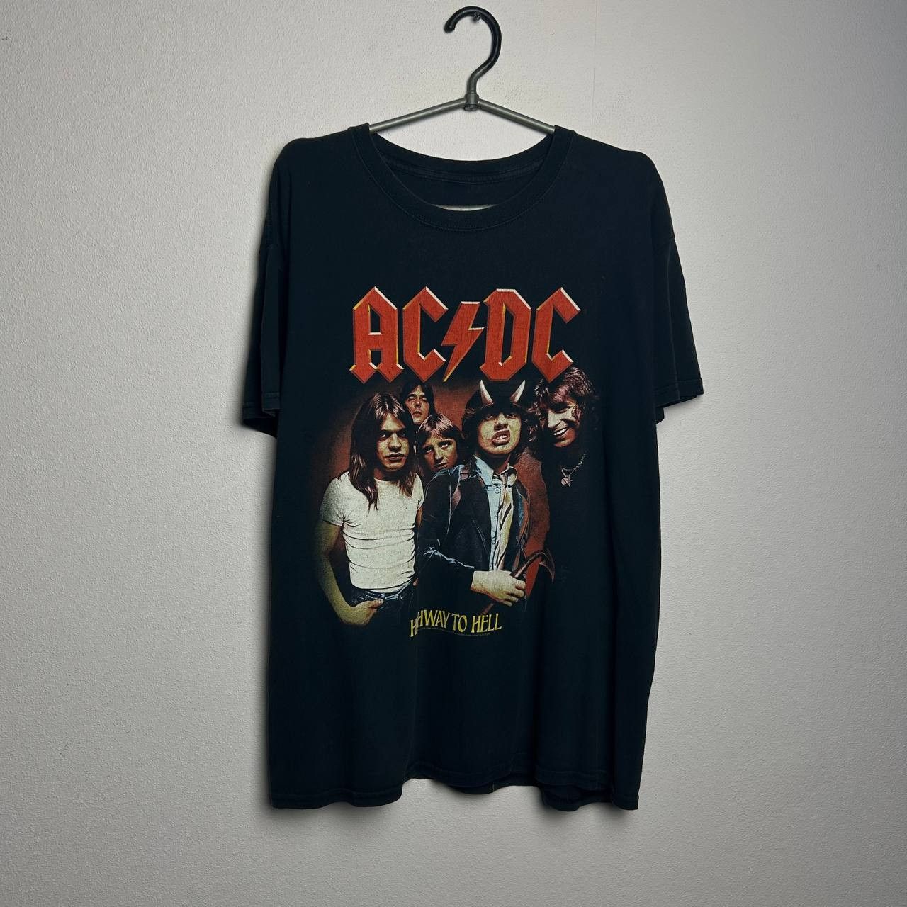 Band Tees Vintage AcDc big logo rock band 2000s tee size L Size US L / EU 52-54 / 3 - 1 Thumbnail