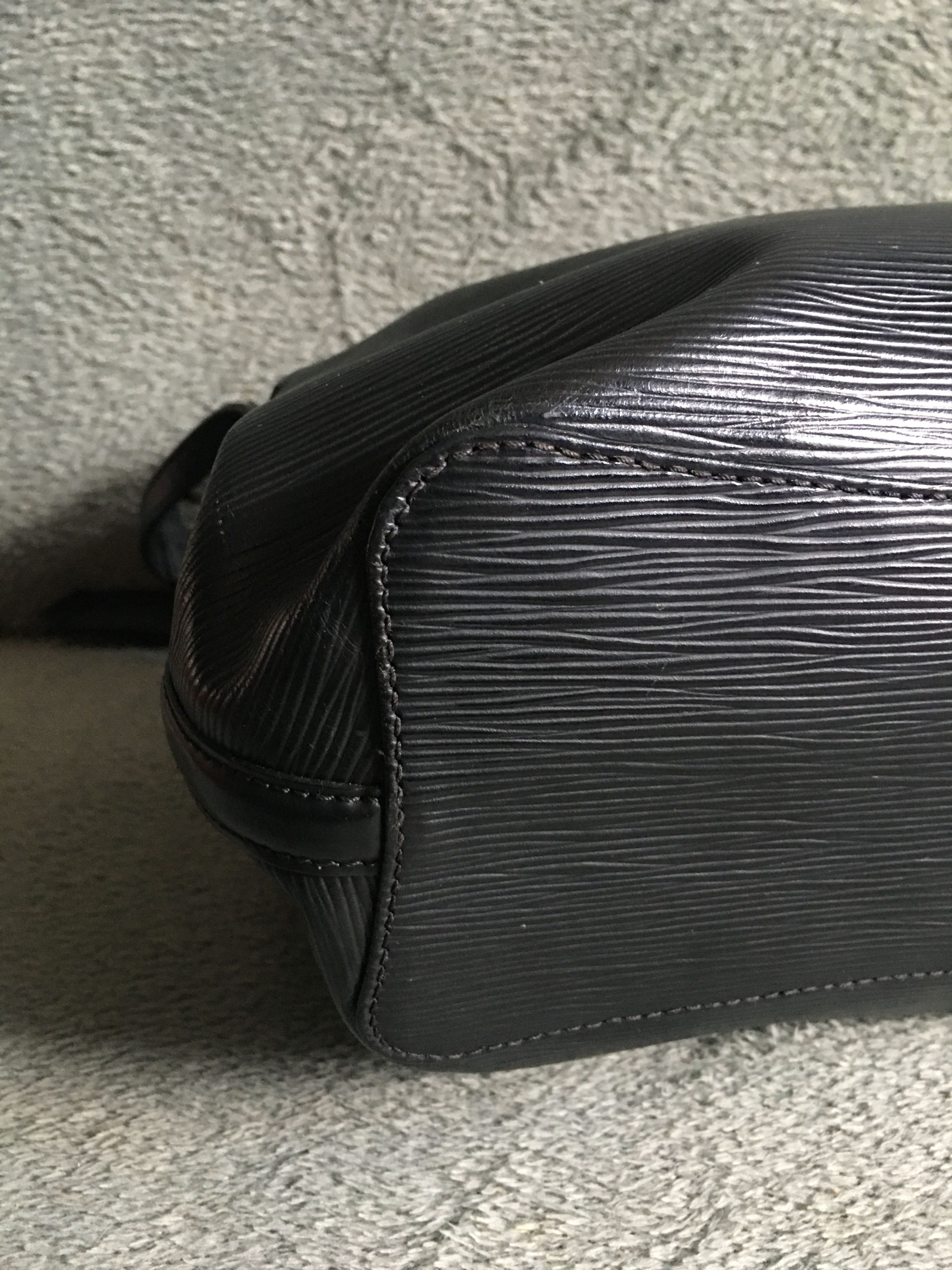 Louis Vuitton Louis Vuitton Epi Mandara Leather Black Shoulder Bag Size ONE SIZE - 10 Thumbnail