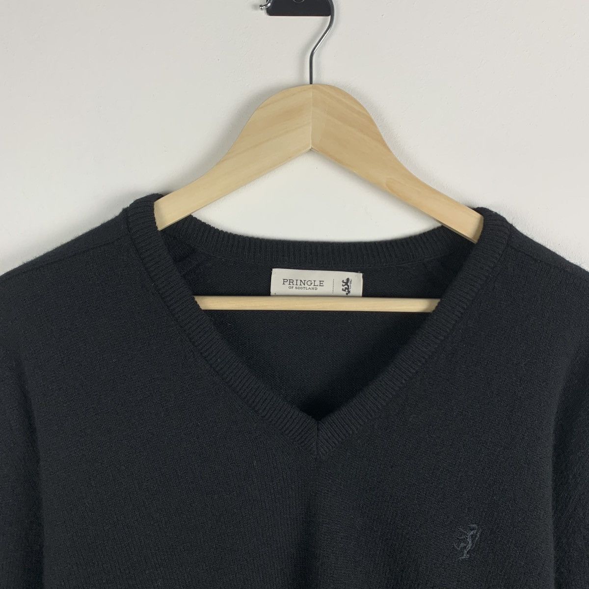 Pringle Of Scotland Vintage Pringle of Scotland Luxury Wool Sweater V-Neck Size US L / EU 52-54 / 3 - 6 Thumbnail