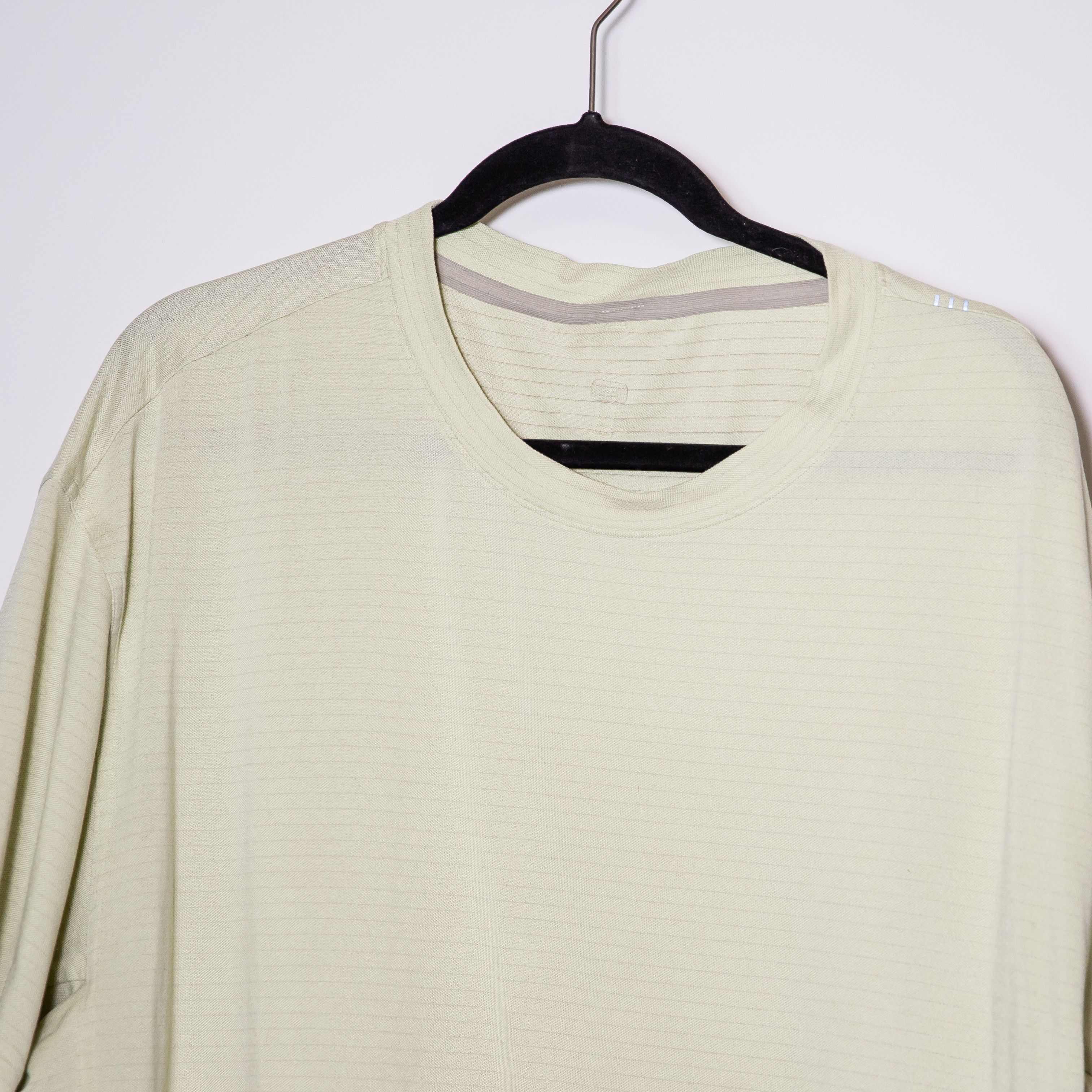 Lululemon Lululemon Men's Crew Neck Short Sleeve Size US XXL / EU 58 / 5 - 2 Thumbnail