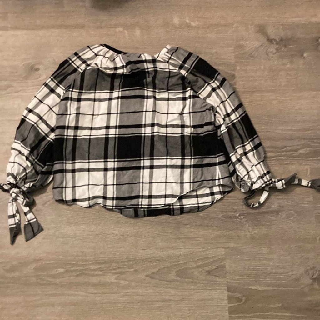 White House Black Market White House black market black and white checkered top sz 6P Size M / US 6-8 / IT 42-44 - 6 Thumbnail