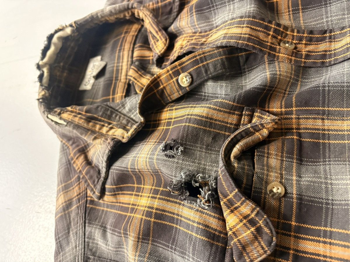 Carhartt Heavily Distressed Carhartt Plaid Flannel Shirt - Size L Size US L / EU 52-54 / 3 - 3 Thumbnail