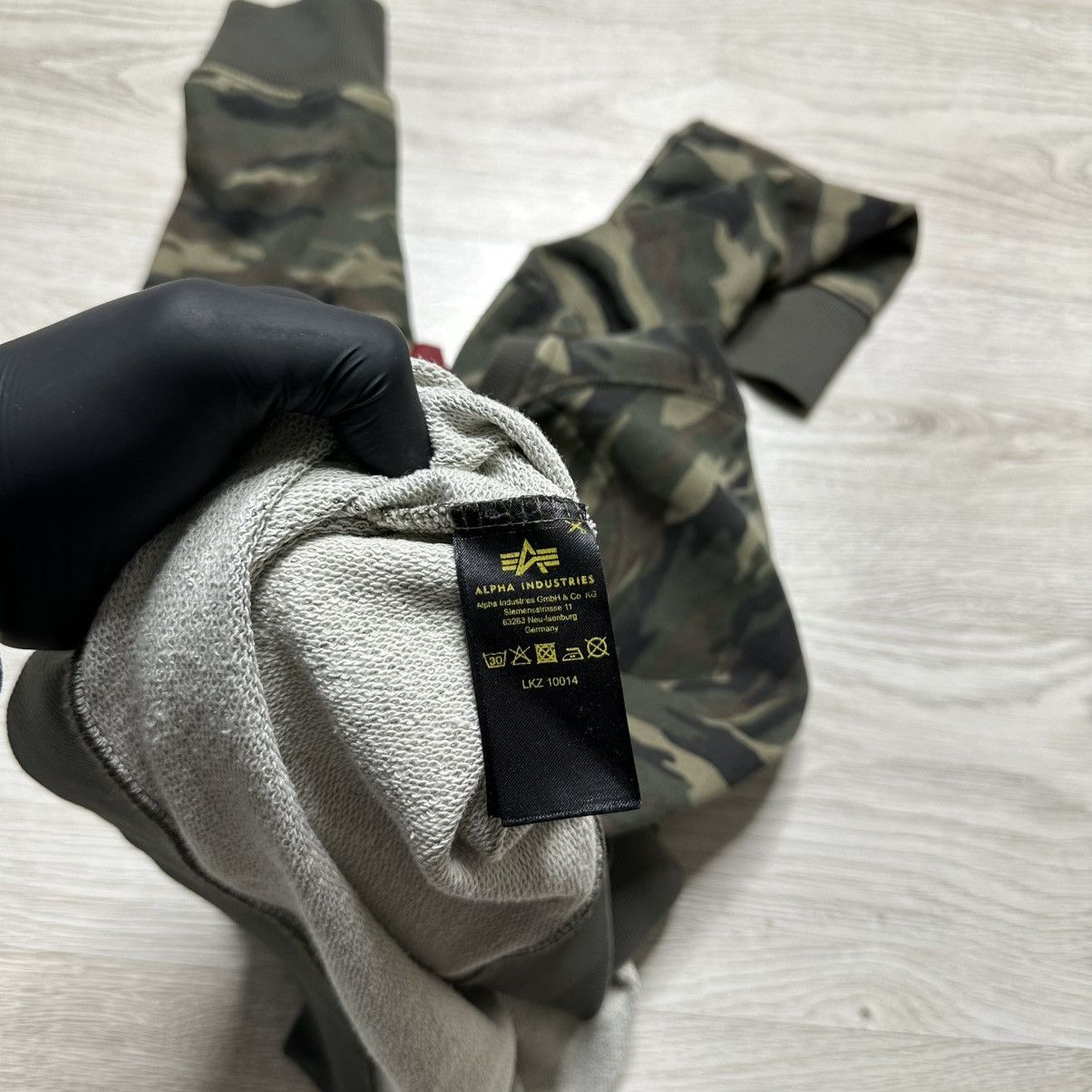 Alpha Industries Alpha Industries Camo sweatshirt - XL Size US XL / EU 56 / 4 - 7 Thumbnail