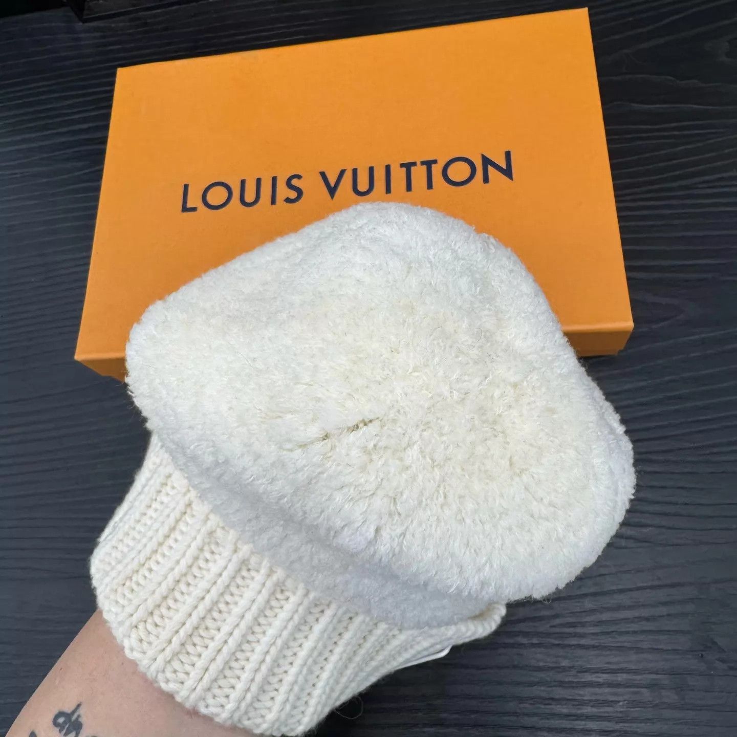 Louis Vuitton LV Logo Patch Ribbed Knit Wool Sweater One Size Size ONE SIZE - 3 Thumbnail