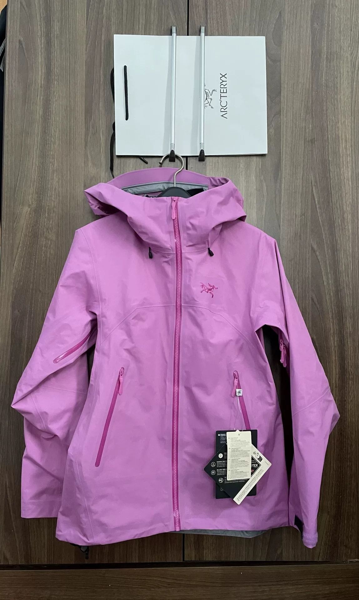 Arc'teryx Arc'teryx Beta SL Alpenglow New Size XS / US 0-2 / IT 36-38 - 1 Thumbnail