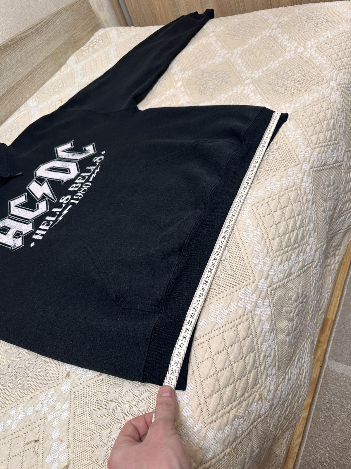 Band Tees 🔥 ACDC Hells Bells Back In Black 1980 Album Rock Band Hoodie Size US L / EU 52-54 / 3 - 12 Thumbnail
