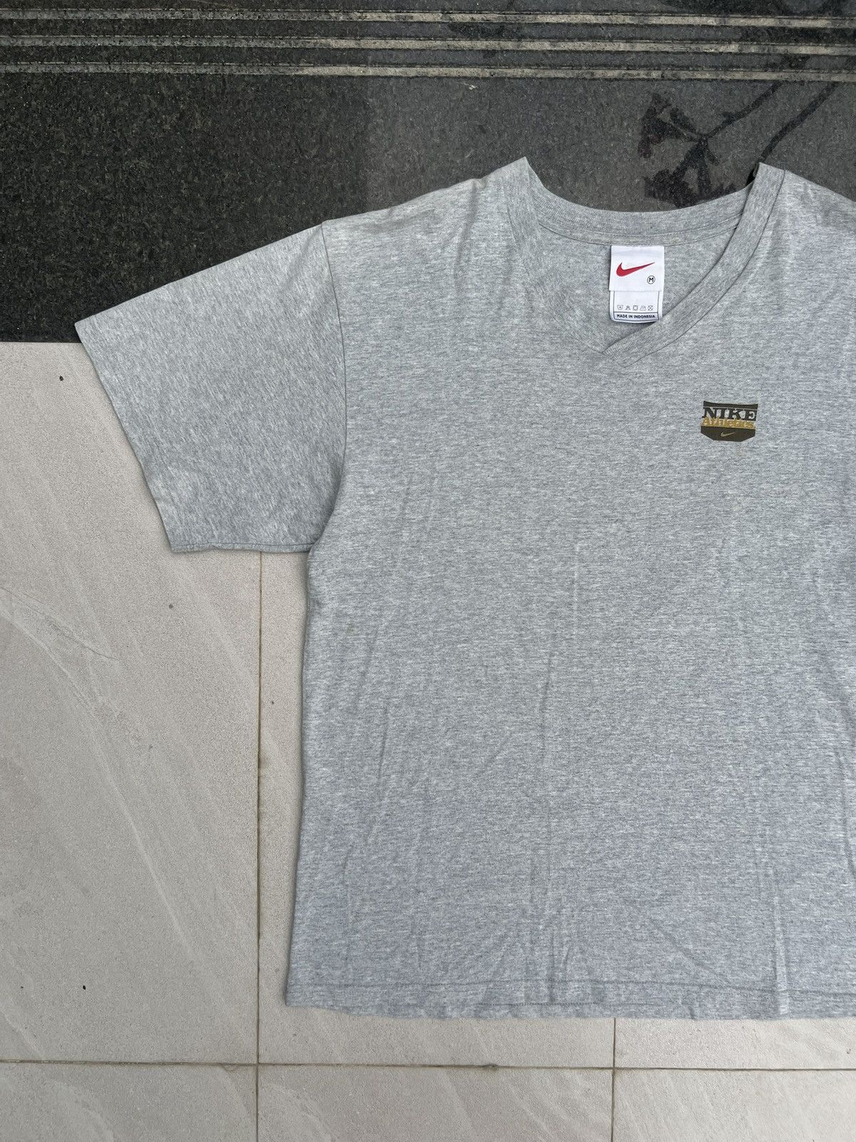 Nike 90s Nike Athletic Vintage Y2K Oversized Retro Tee T-Shirt Size US M / EU 48-50 / 2 - 4 Thumbnail