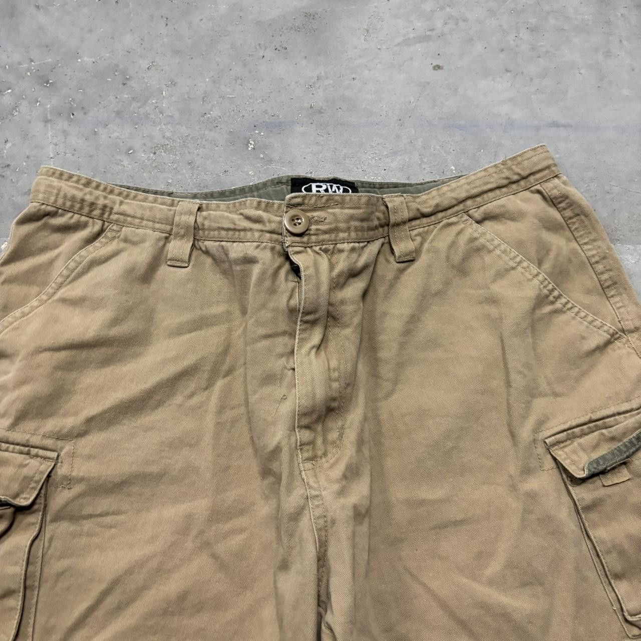 Japanese Brand × Vintage Vintage Y2K/2000s Grunge Khaki Brown Streetwear Summer Essential Cargo Shorts! Size US 36 / EU 52 - 2 Thumbnail