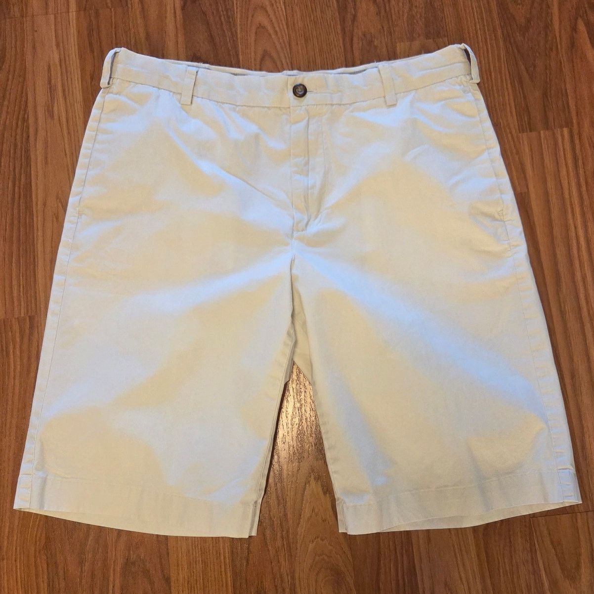 Izod Izod Men's Size 34 Khaki Shorts - Classic Style Size US 34 / EU 50 - 3 Thumbnail