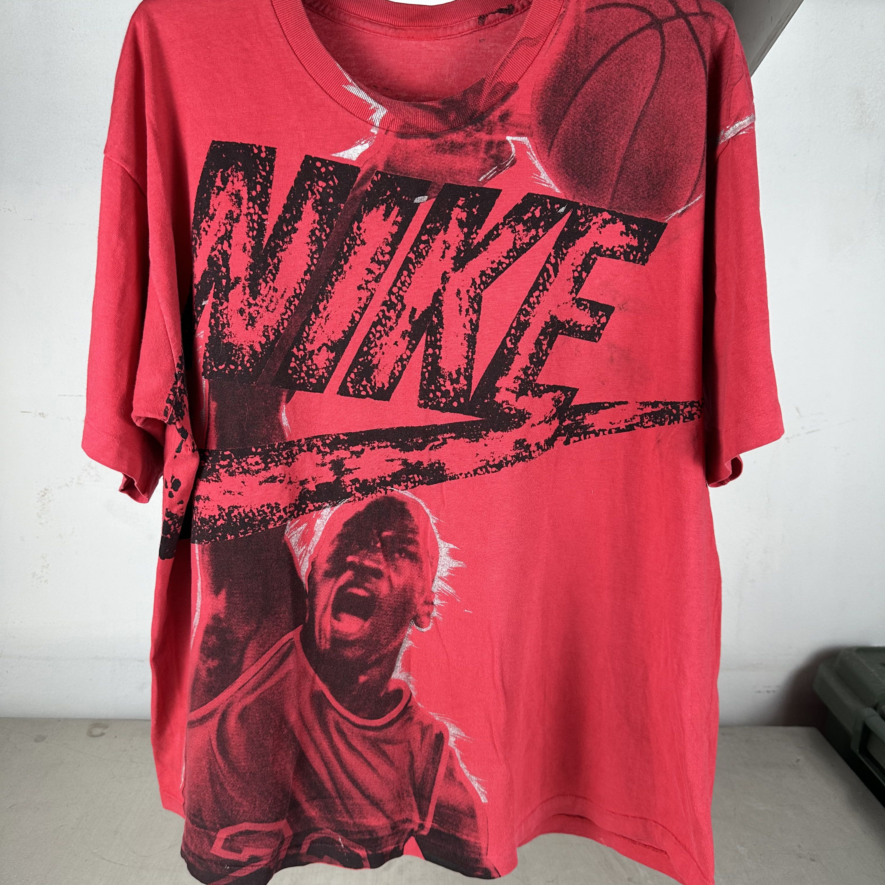 Vintage Vintage 90s Nike Michael Jordan Basketball AOP T-shirt Size US XL / EU 56 / 4 - 2 Thumbnail