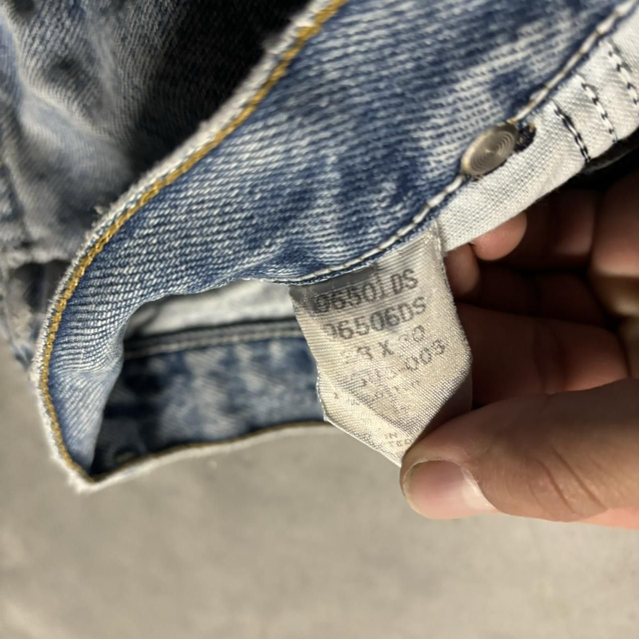 Japanese Brand × Vintage Crazy Vintage 90s Light Wash Distressed Essential Denim Jeans! Size US 35 - 8 Thumbnail