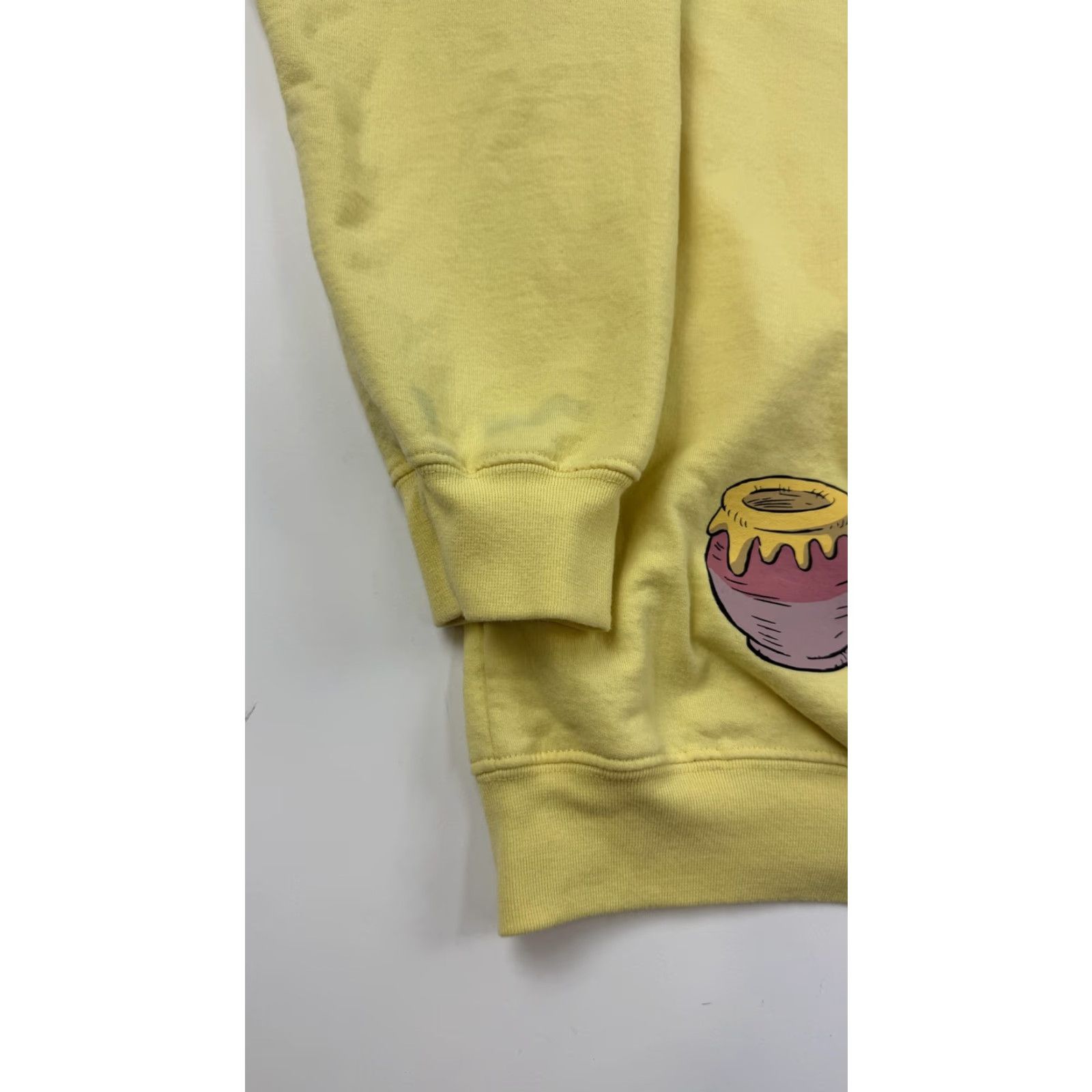 Disney Disney Winnie the Pooh Sweatshirt Mens Large Crewneck Pullover Cartoon Honey Bea Size US L / EU 52-54 / 3 - 2 Thumbnail
