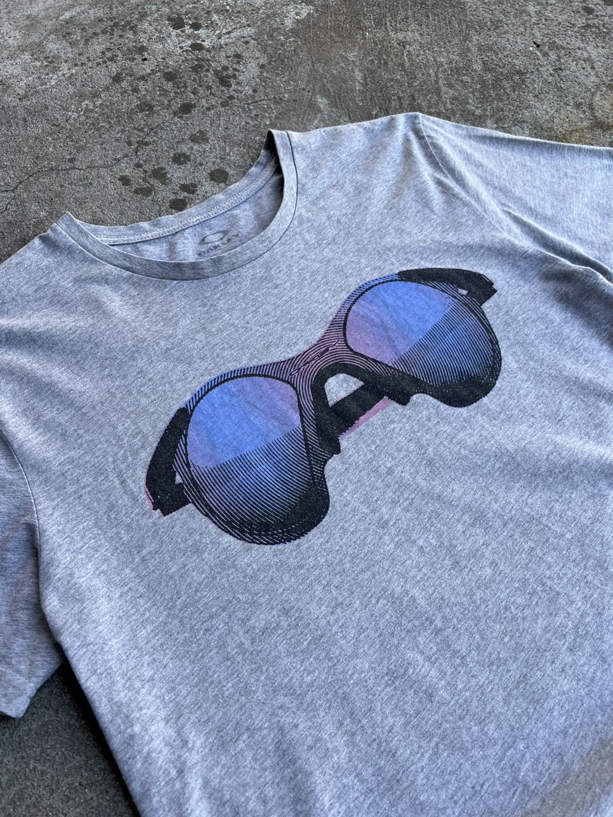Oakley Crazy Vintage Oakley Big Logo T-shirt sunglasses Mars Print Size US XL / EU 56 / 4 - 5 Thumbnail