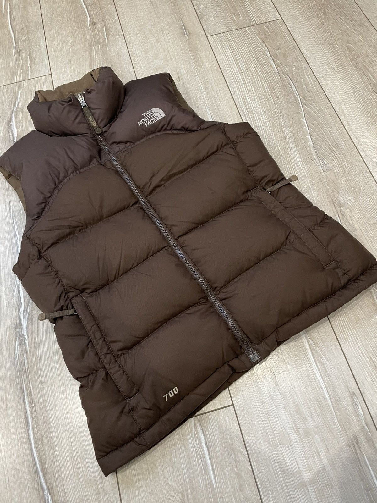The North Face THE NORTH FACE NUPTSE 700 DOWN PUFFER BROWN VEST WOMENS M Size M / US 6-8 / IT 42-44 - 3 Thumbnail