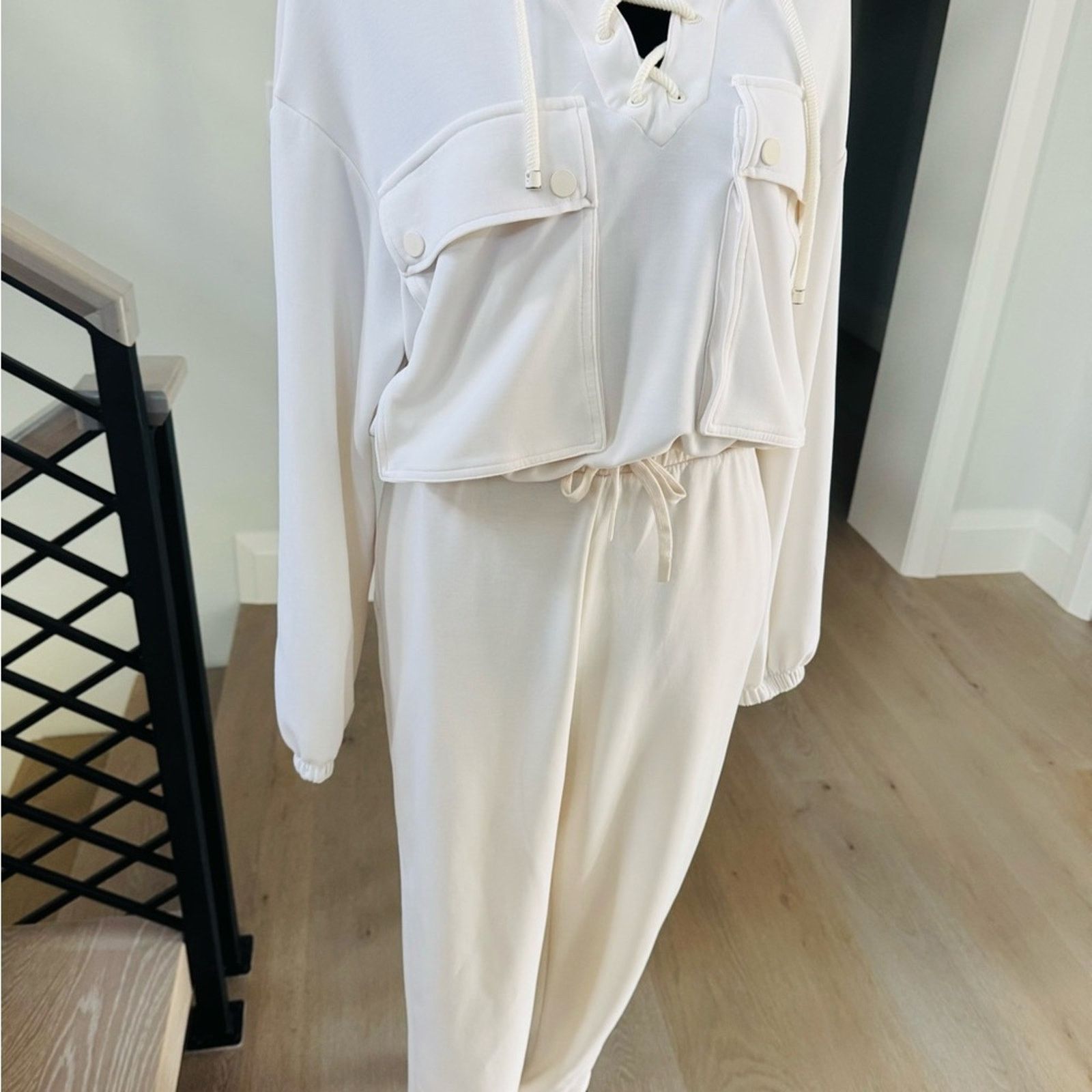 Other Oysho Elegant Cream Jumpsuit size S Size 27" / US 4 / IT 40 - 5 Thumbnail