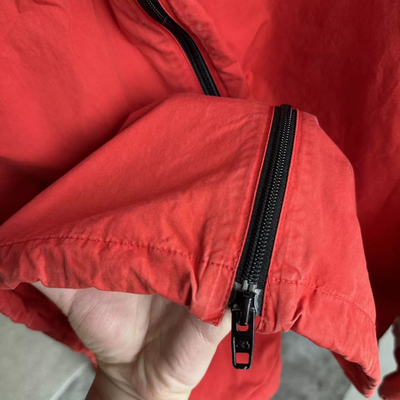Balenciaga balenciaga white and red sun protection jacket Size US L / EU 52-54 / 3 - 4 Thumbnail