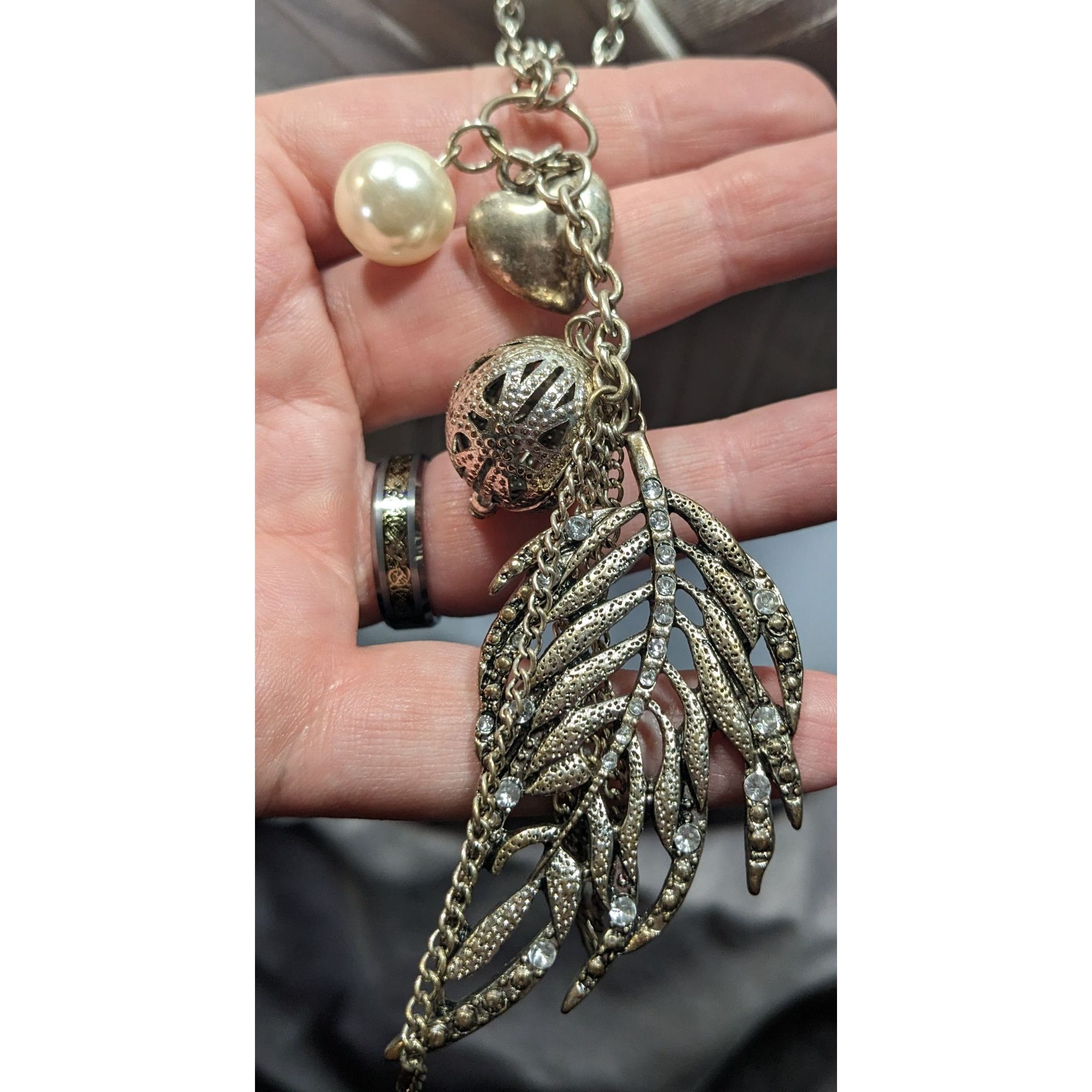 Avenue Avenue Y2K Cluster Charm Pendant Necklace Size ONE SIZE - 6 Thumbnail
