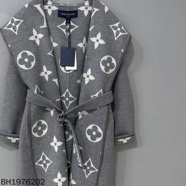 Other Louis Vuitton Monogram Robe Coat- Size S / US 4 / IT 40 - 2 Thumbnail