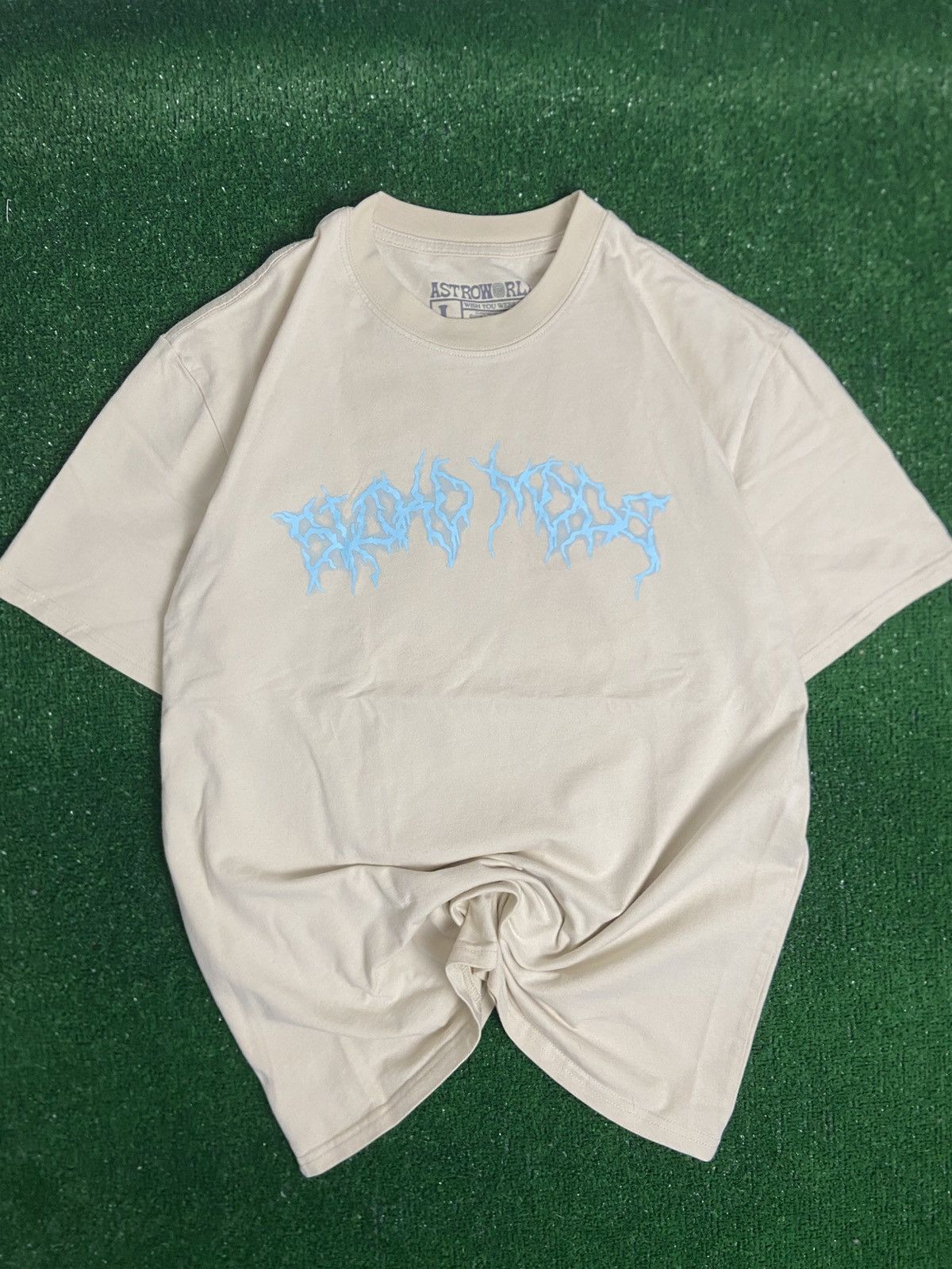 Other Travis Scott Astroworld Tour Tee – Authentic Rare Merch Size US L / EU 52-54 / 3 - 2 Thumbnail