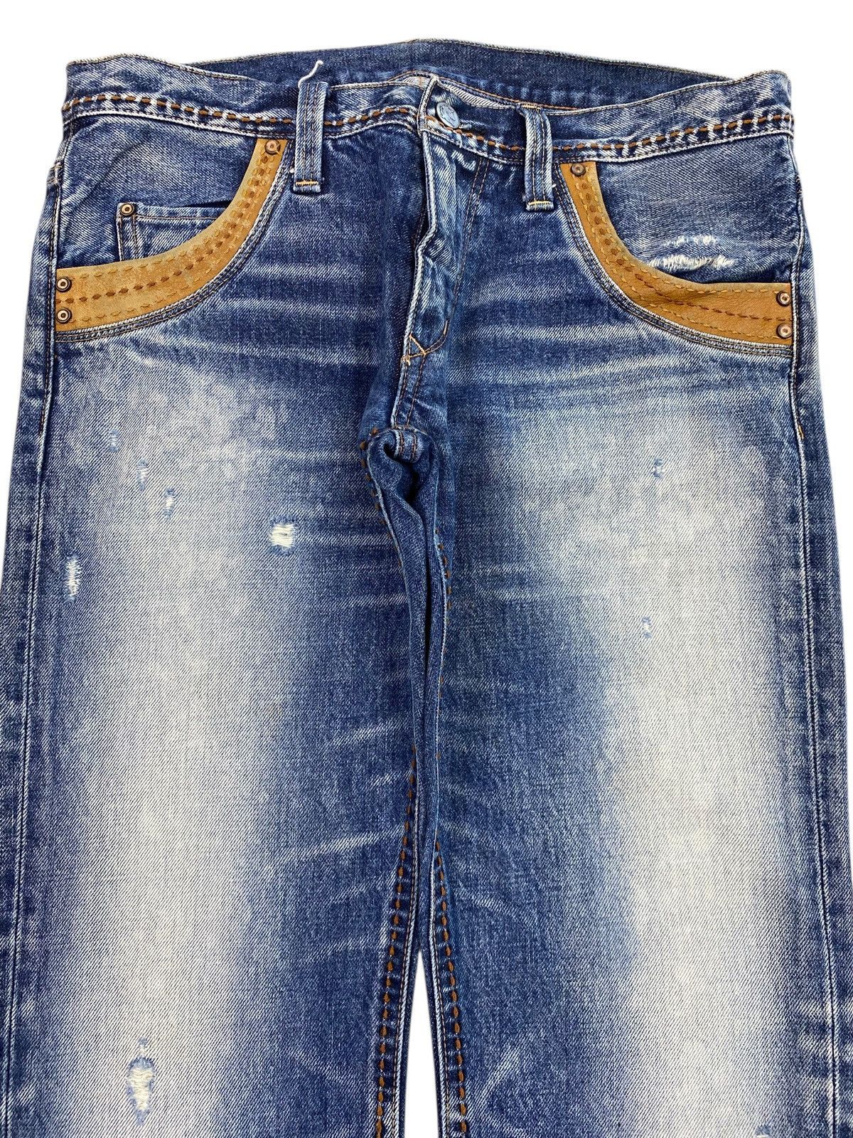 Japanese Brand Japanese Brand Light Wash Whiskered Style Straight Leg Jeans Size US 32 / EU 48 - 2 Thumbnail