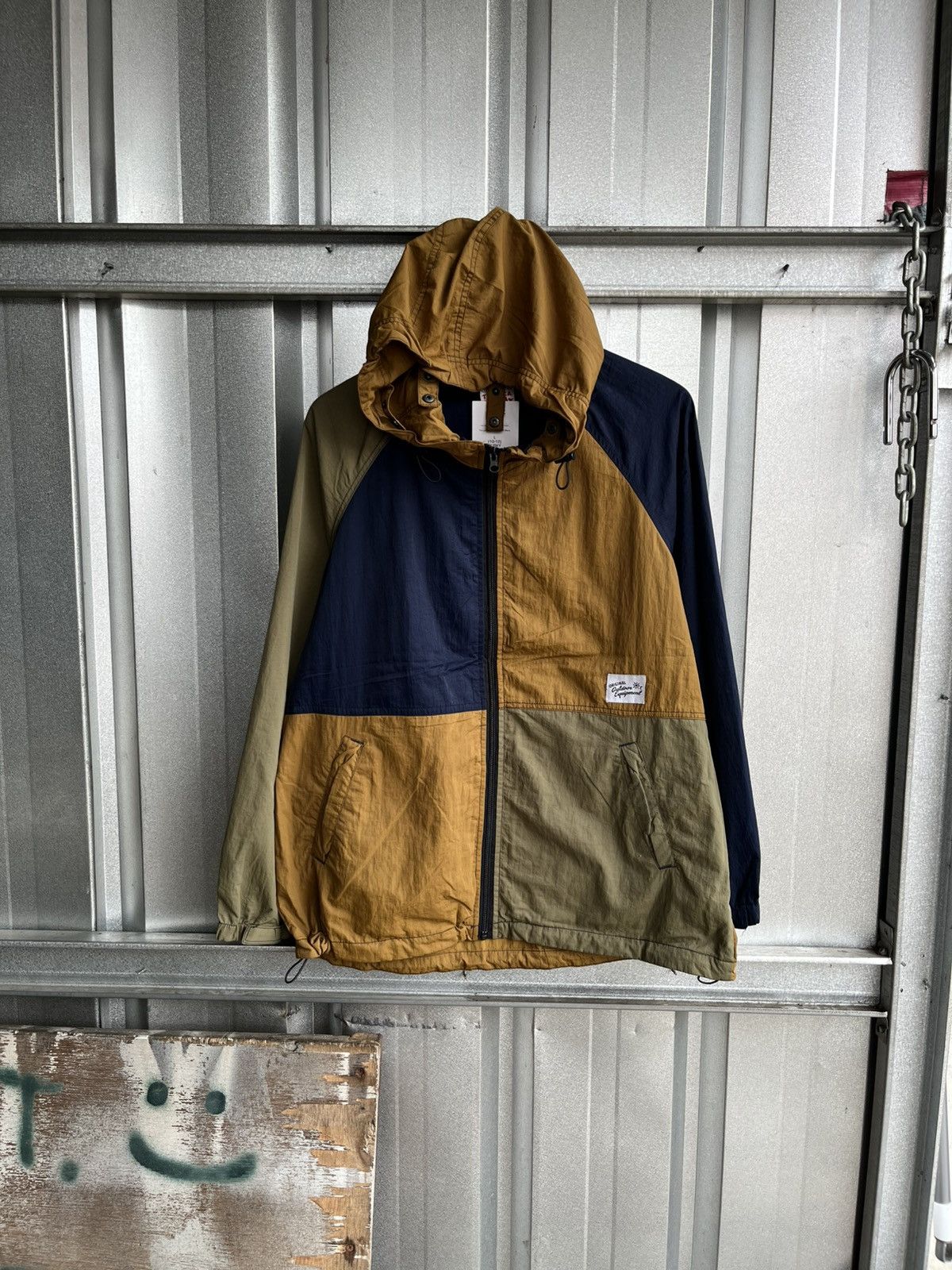 Vintage titicaca mountain wear colour block jacket Size US L / EU 52-54 / 3 - 1 Thumbnail