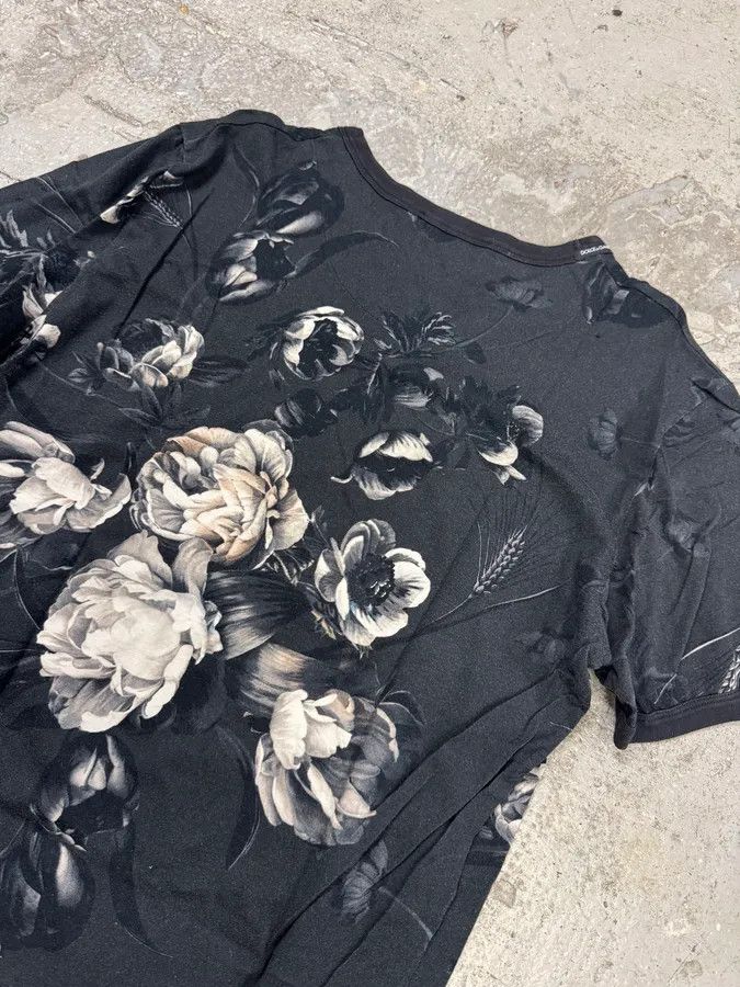 Dolce & Gabbana × Vintage Dolce & Gabbana Flowers Print Grey Tee Size US S / EU 44-46 / 1 - 4 Thumbnail