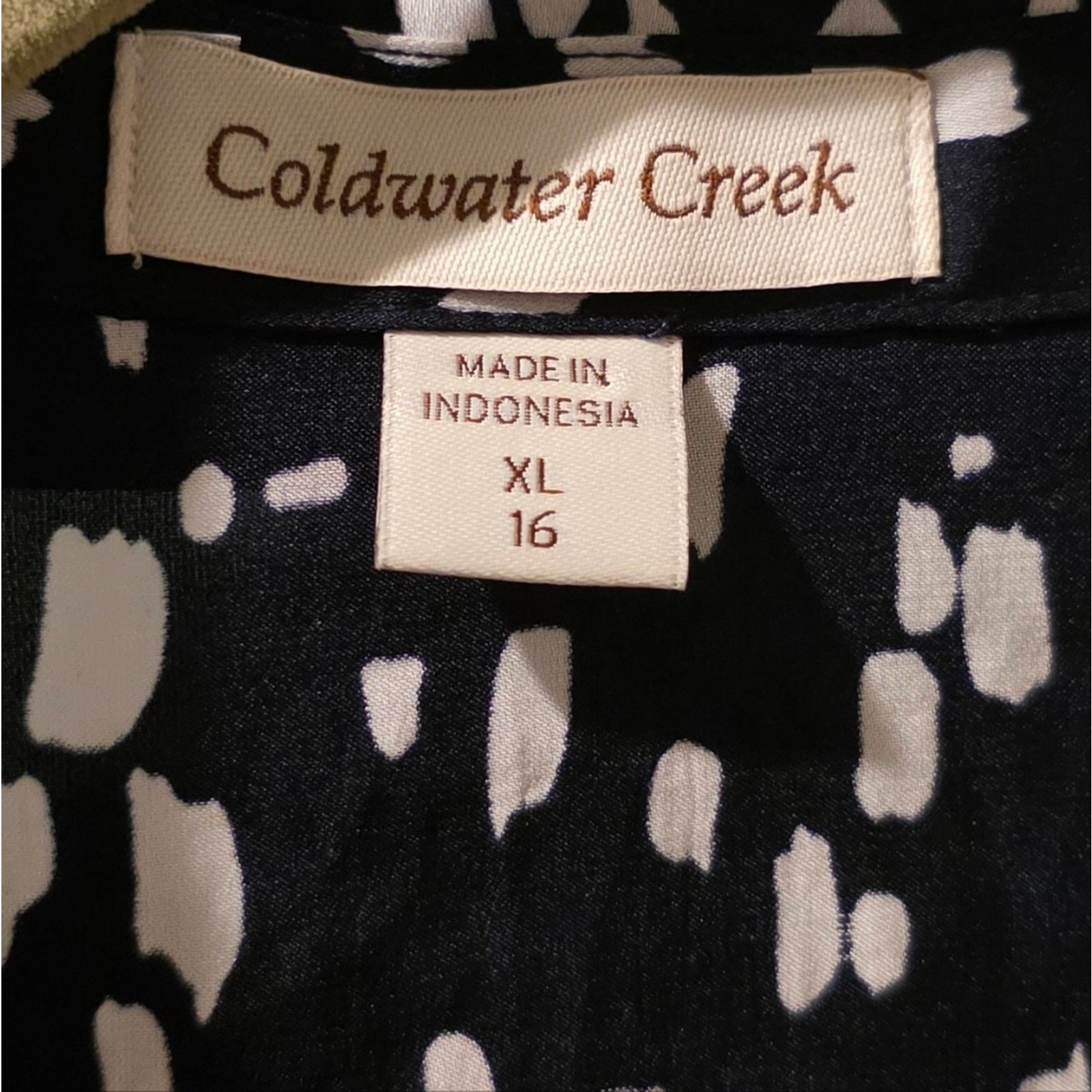 Coldwater Creek NWT Coldwater Creek Navy/White Short-Sleeve Button Up Shirt Size XL / US 12-14 / IT 48-50 - 3 Thumbnail