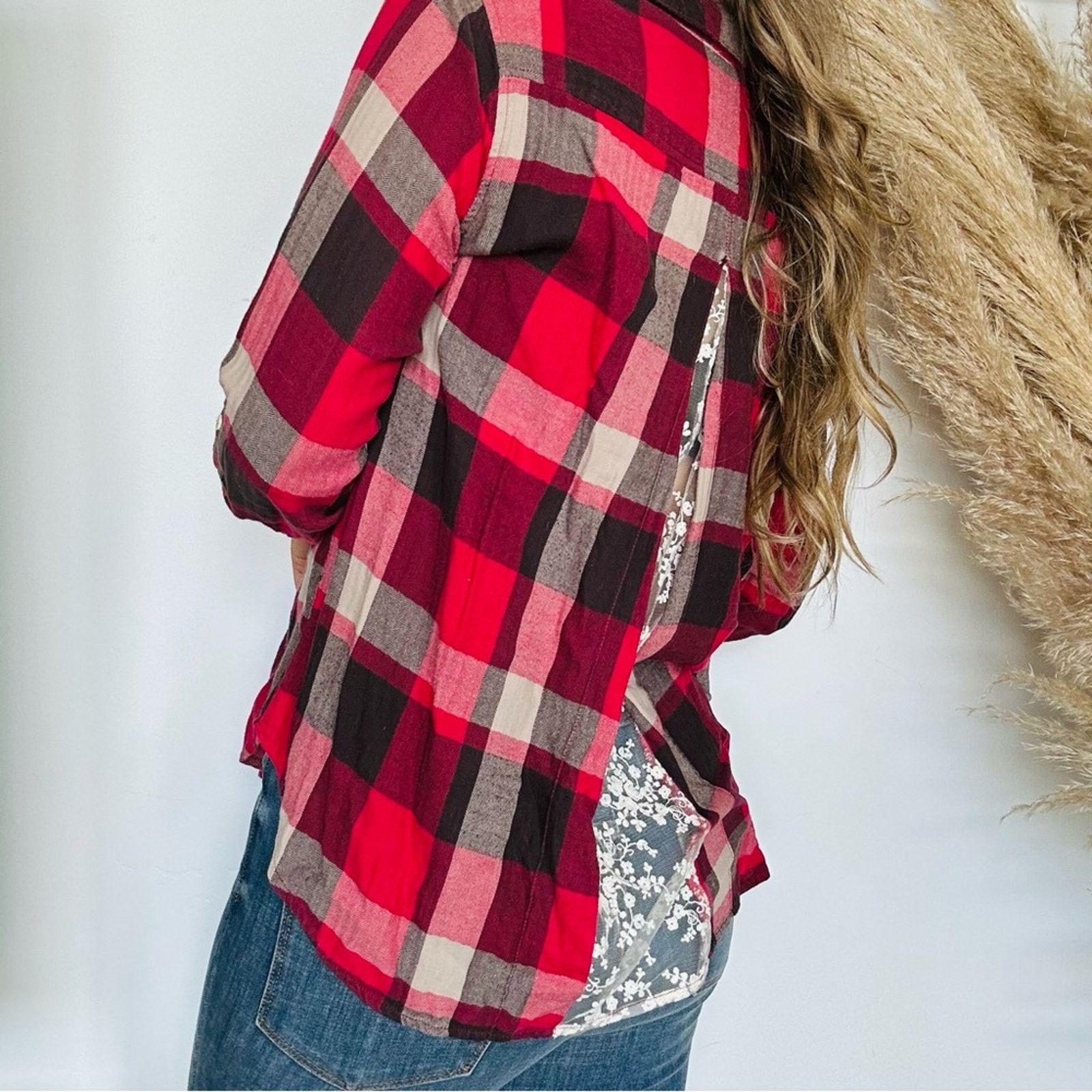 Anthropologie ANTHROPOLOGIE Red Black Plaid Lace Button Shirt Blouse Top Size M / US 6-8 / IT 42-44 - 2 Thumbnail