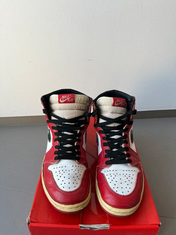 Jordan Brand Air Jordan 1 Retro Chicago 1994 Vintage Authentic Size US 8 / EU 41 - 3 Thumbnail