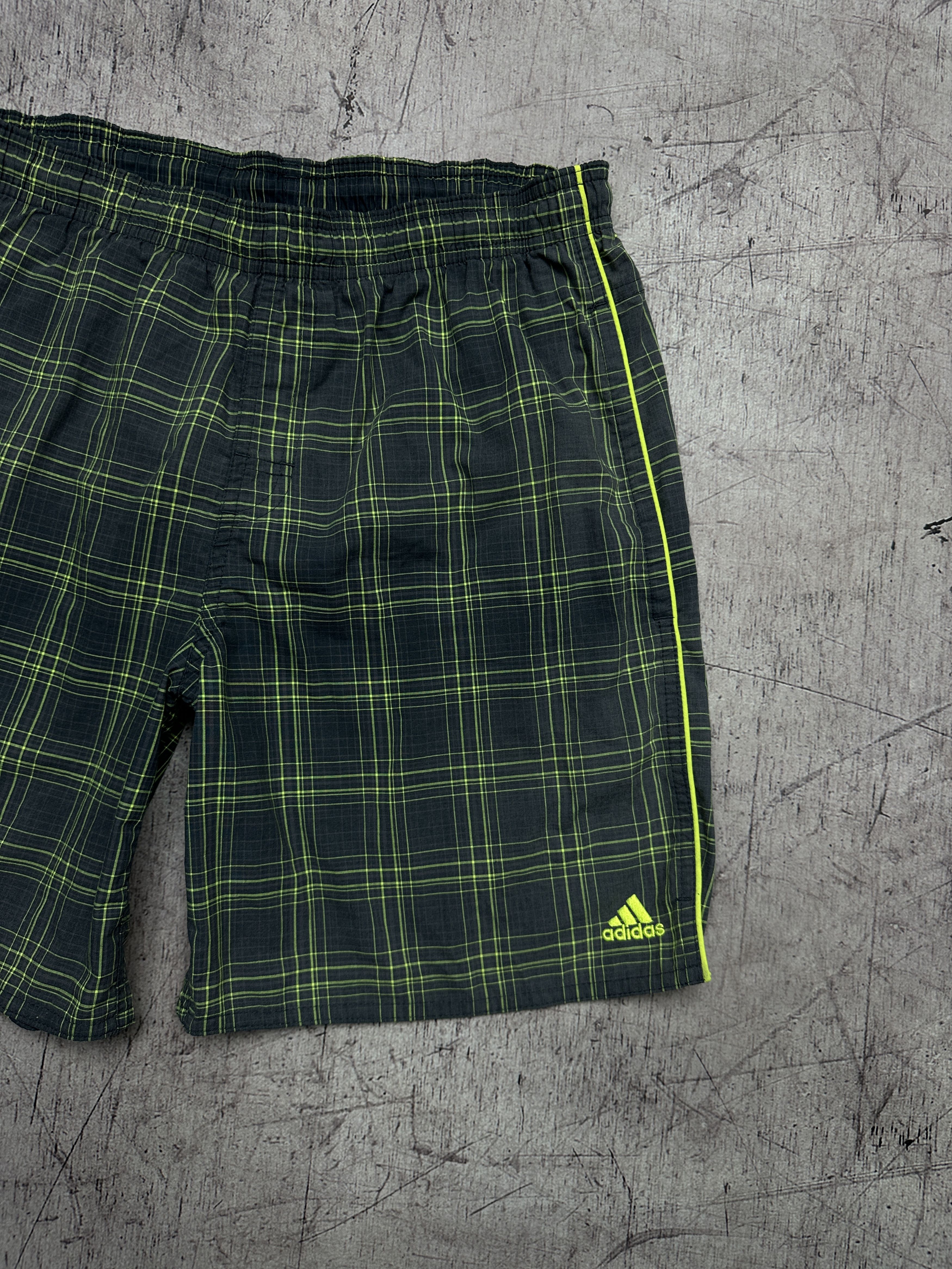 Adidas Adidas Vintage Mens Shorts Size US 30 / EU 46 - 2 Thumbnail